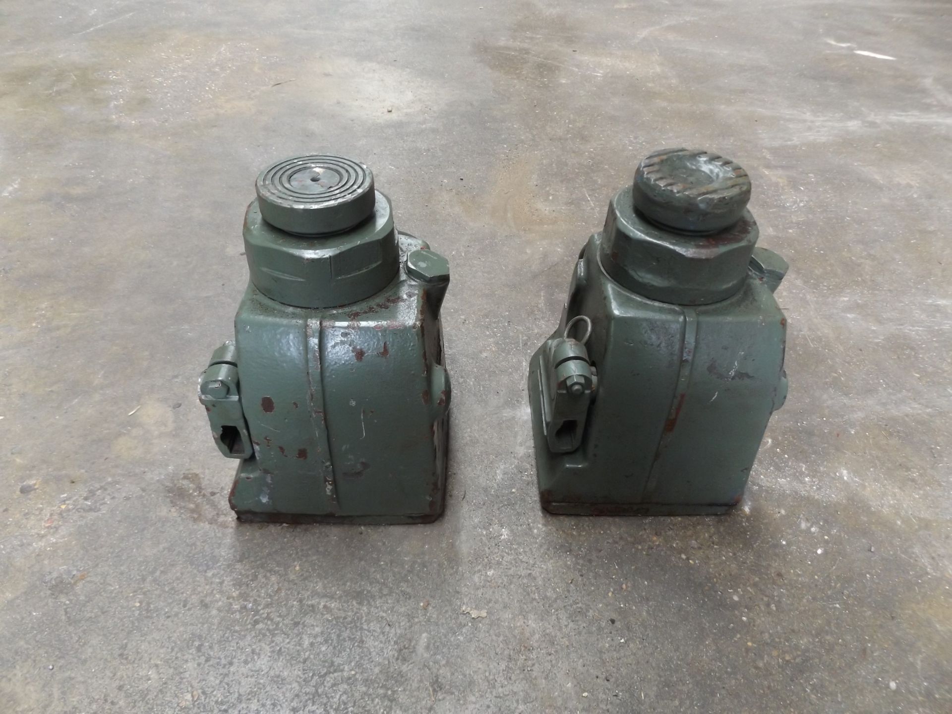 2 x Heavy Duty Tangye 20 Tonne Mastiff Jacks with Handles - Image 4 of 7