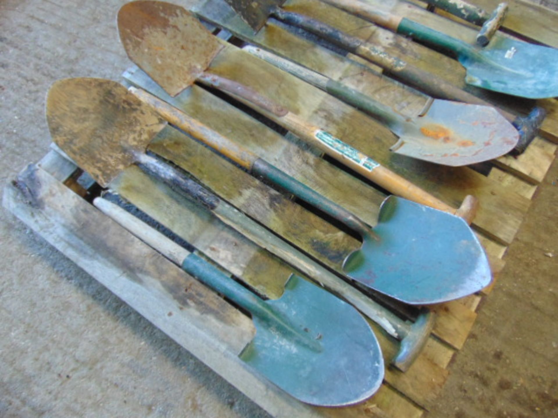 8 x T Handle Shovels - Image 2 of 4