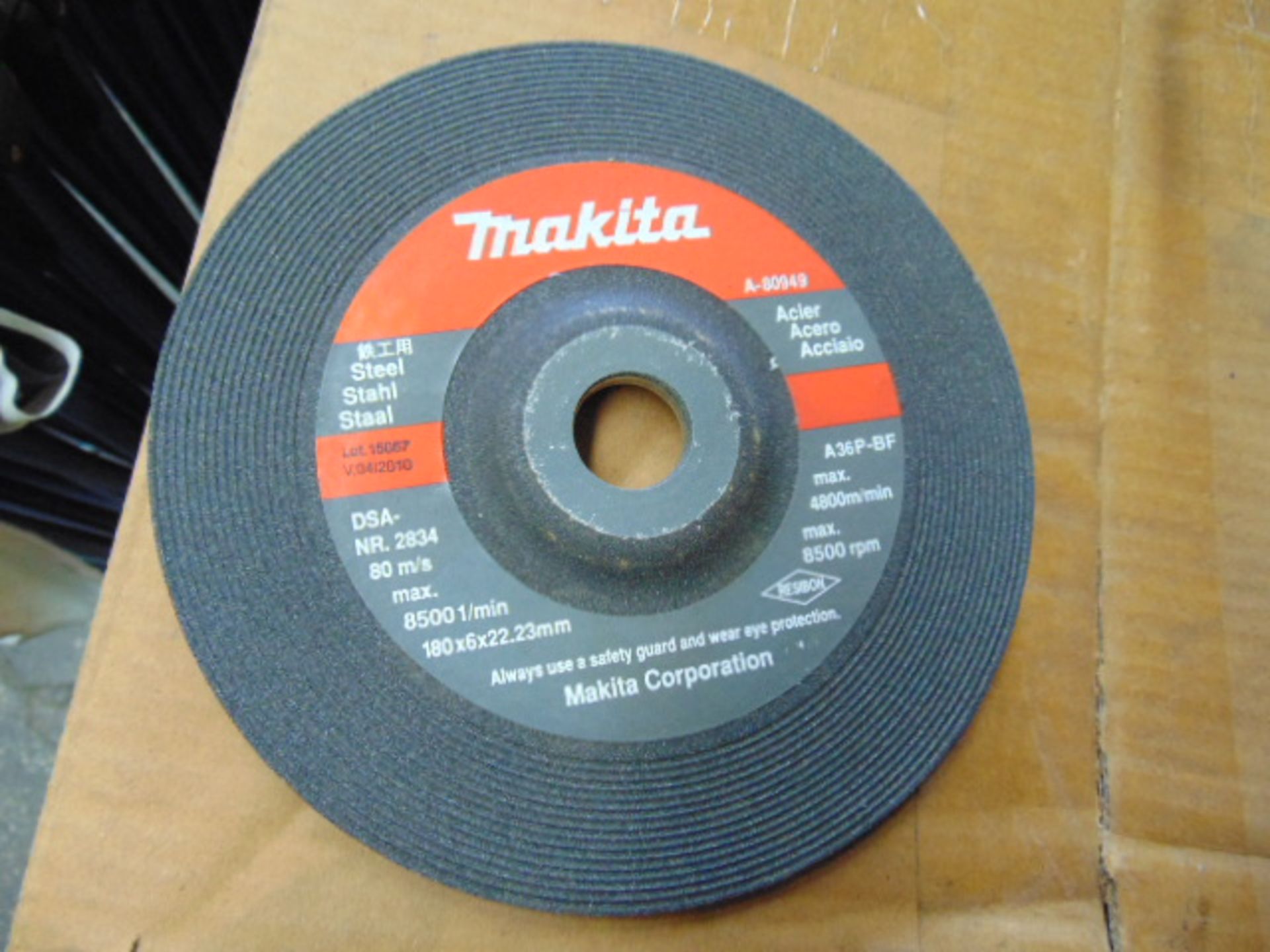 70 x Makita 180 x 6 x 22.23mm Steel Discs - Image 2 of 3