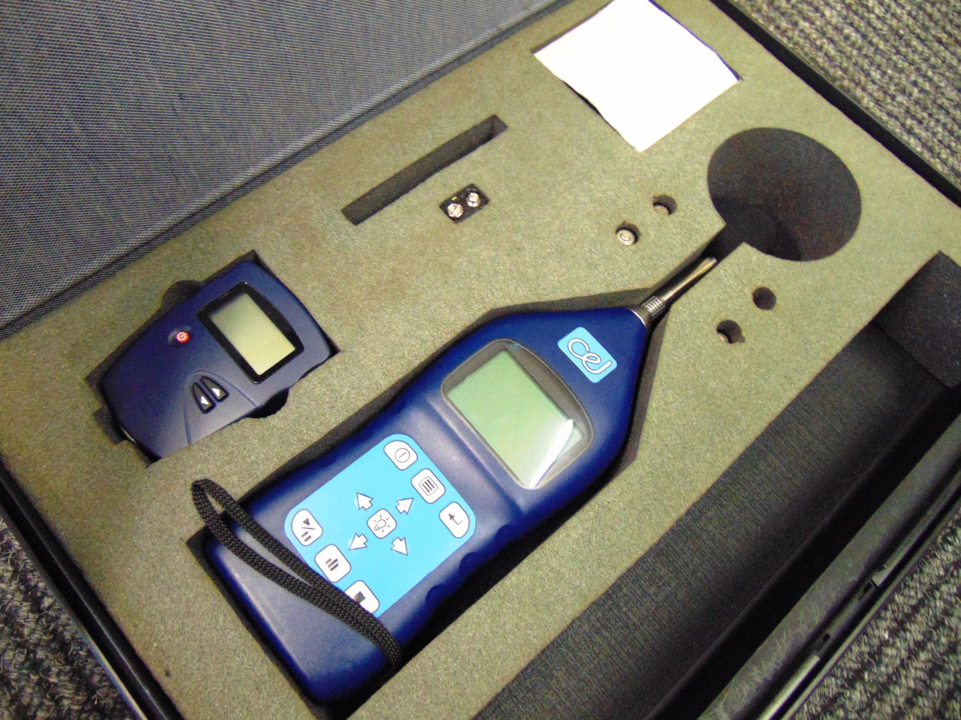 Casella Sound Level Meter Kit CEL-450 with CEL-110/1 Calibrator C/W Carry Case