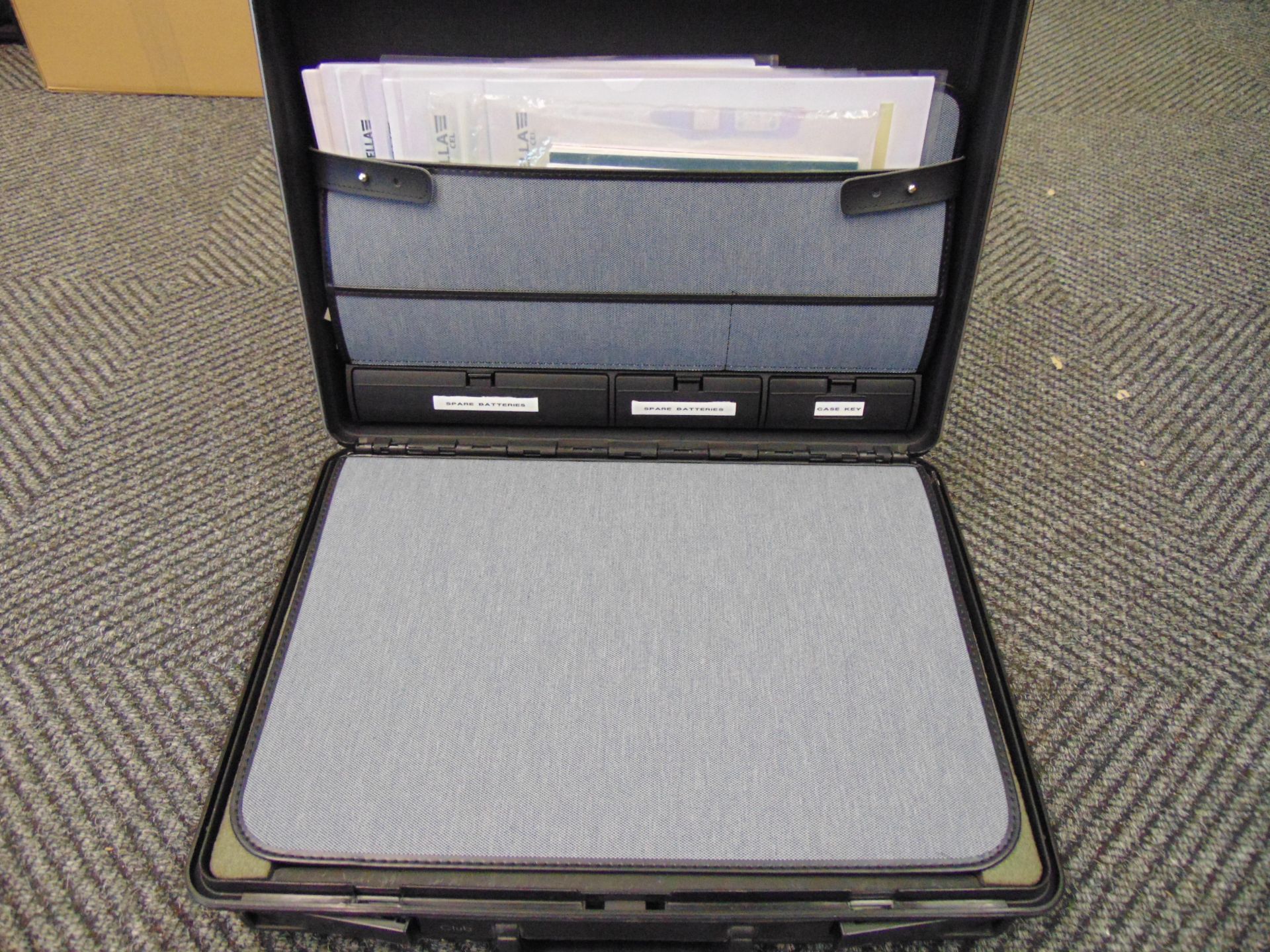 Casella Sound Level Meter Kit CEL-450 with CEL-110/1 Calibrator C/W Carry Case - Image 5 of 6