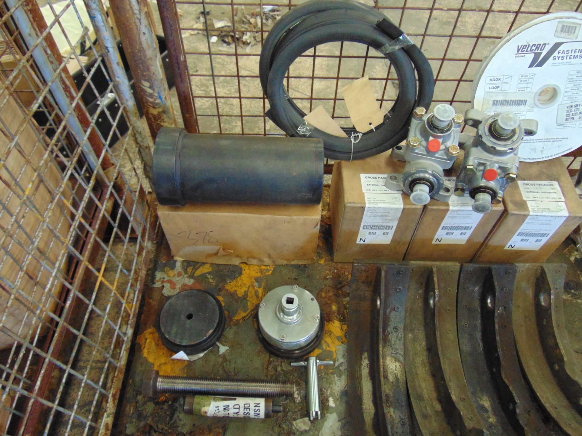 Mixed Stillage of Vehicle Spares - Image 2 of 8