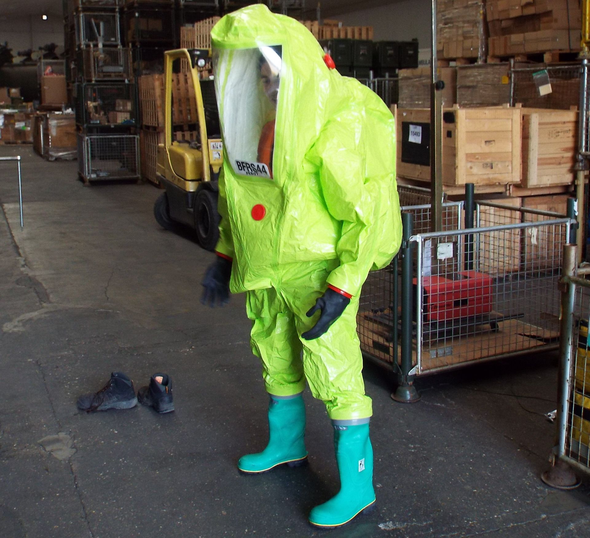 Respirex Tychem TK Gas-Tight Hazmat Suit Type 1A with Attached Boots and Gloves - Image 3 of 12