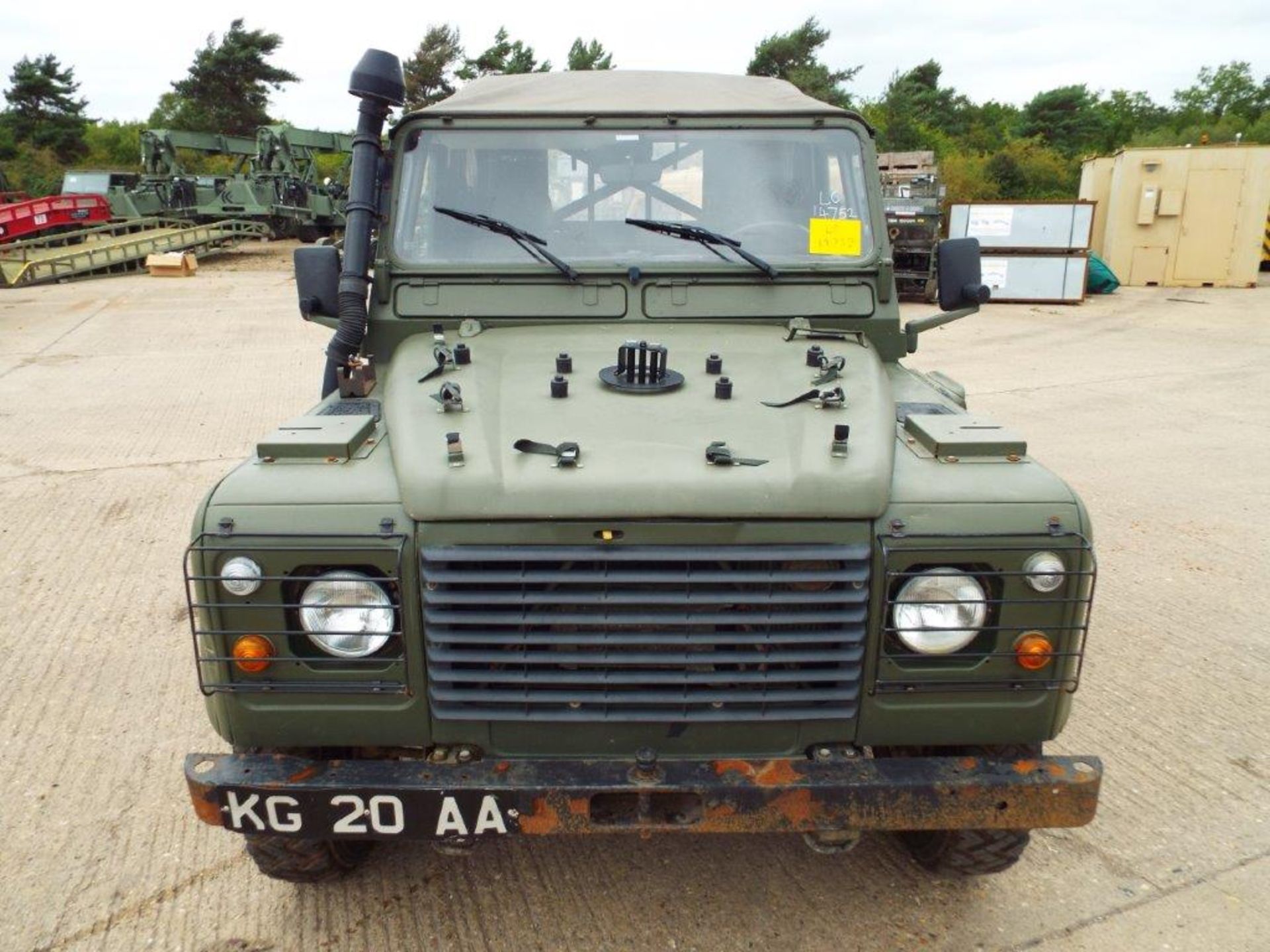 Military Specification LHD Land Rover Wolf 110 Soft Top - Bild 2 aus 26