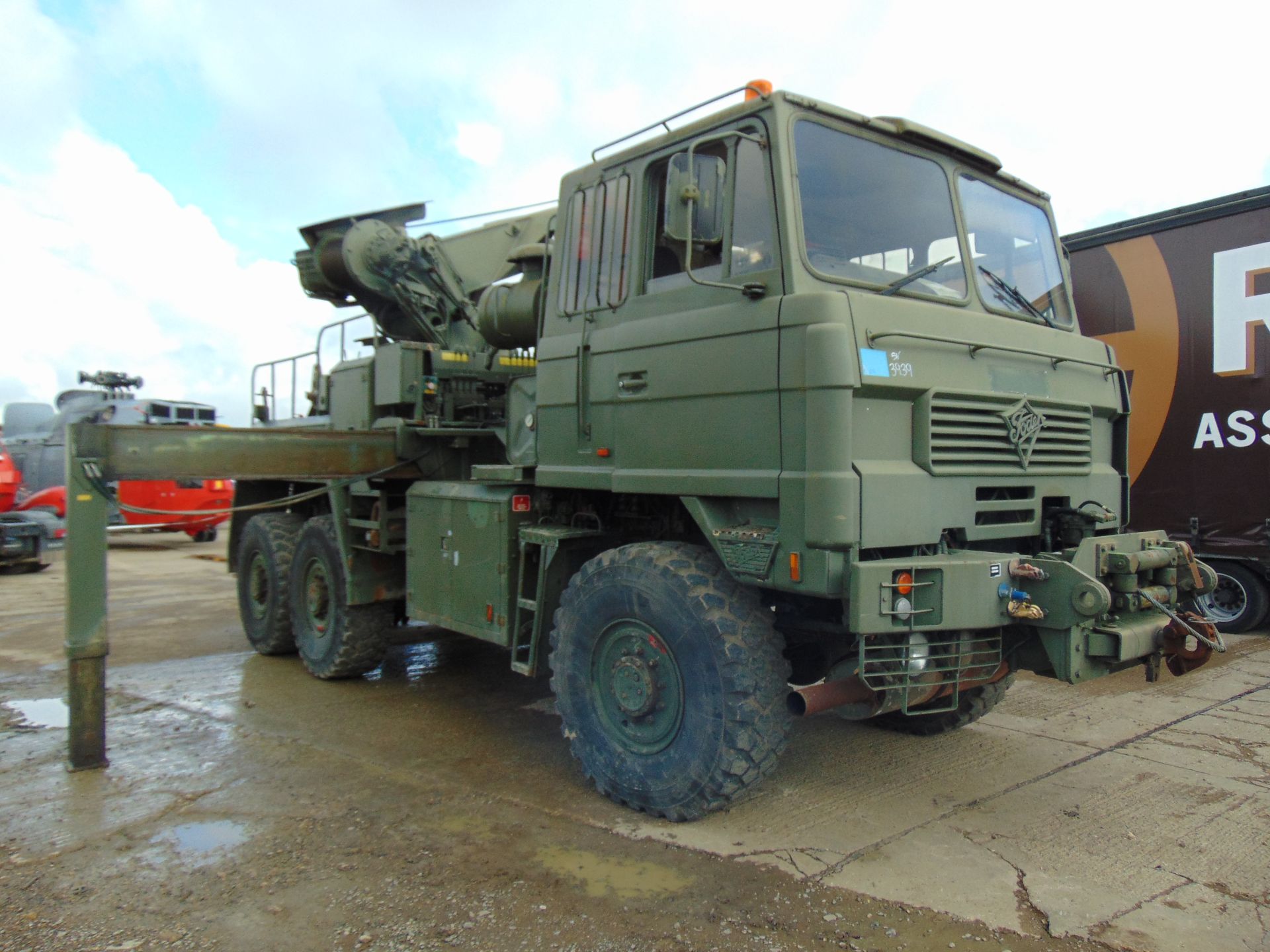 Foden 6x6 Recovery Vehicle which is Complete with Remotes and EKA Recovery Tools - Image 3 of 31