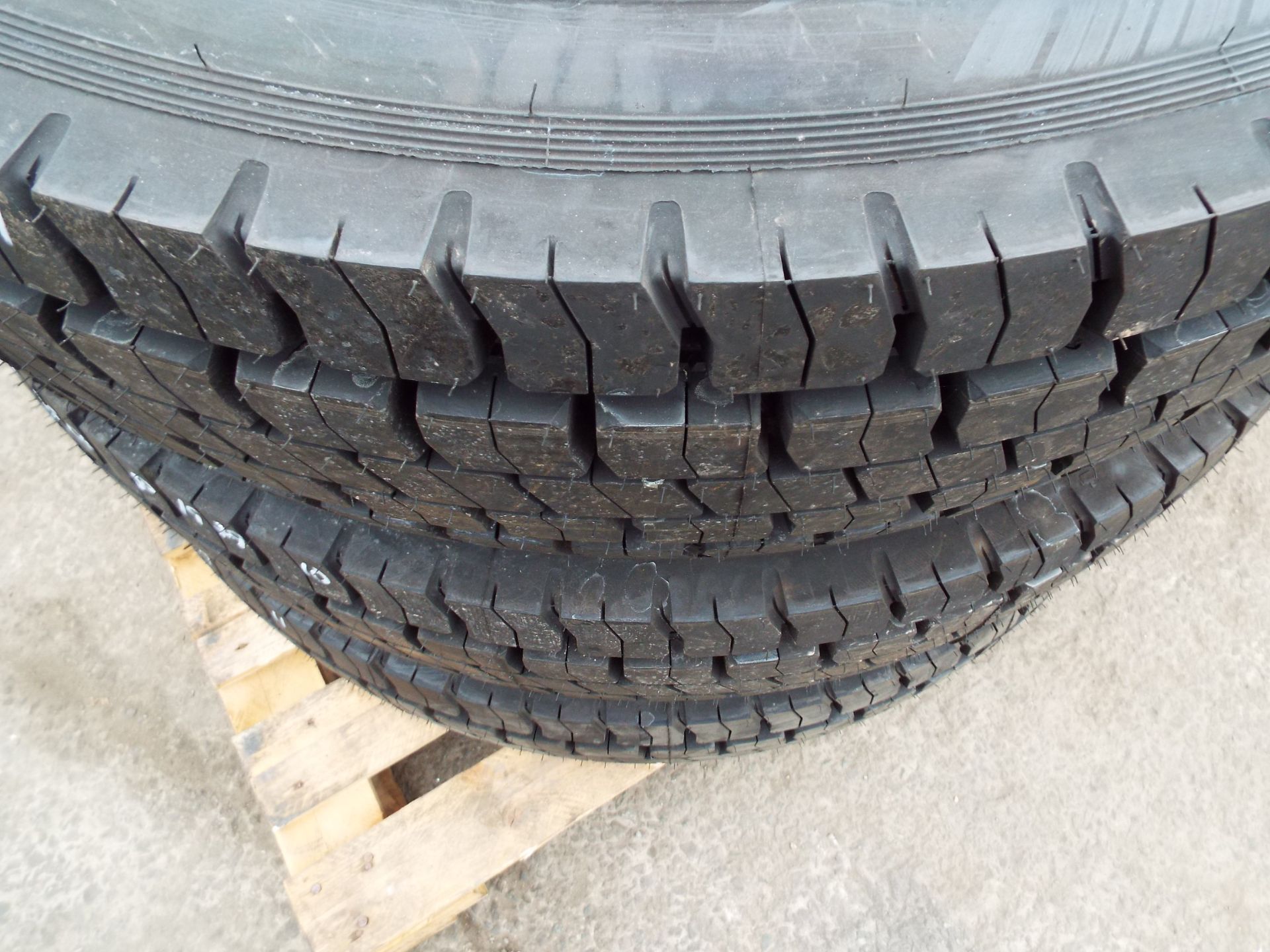 3 x Continental HDR 11 R 22.5 Tyres - Image 4 of 5