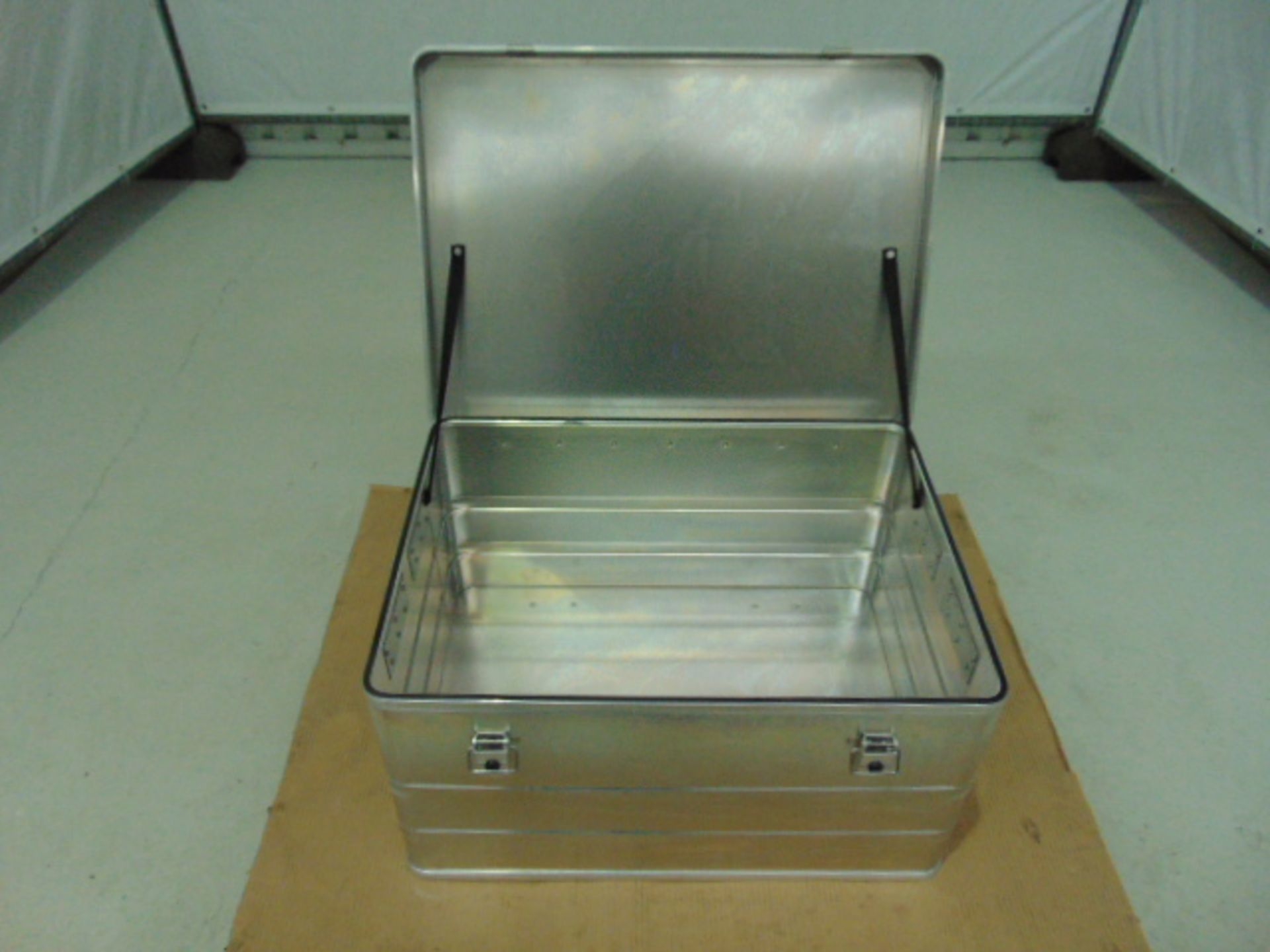 Unissued Heavy Duty Aluminium Stacking Case - Image 2 of 8