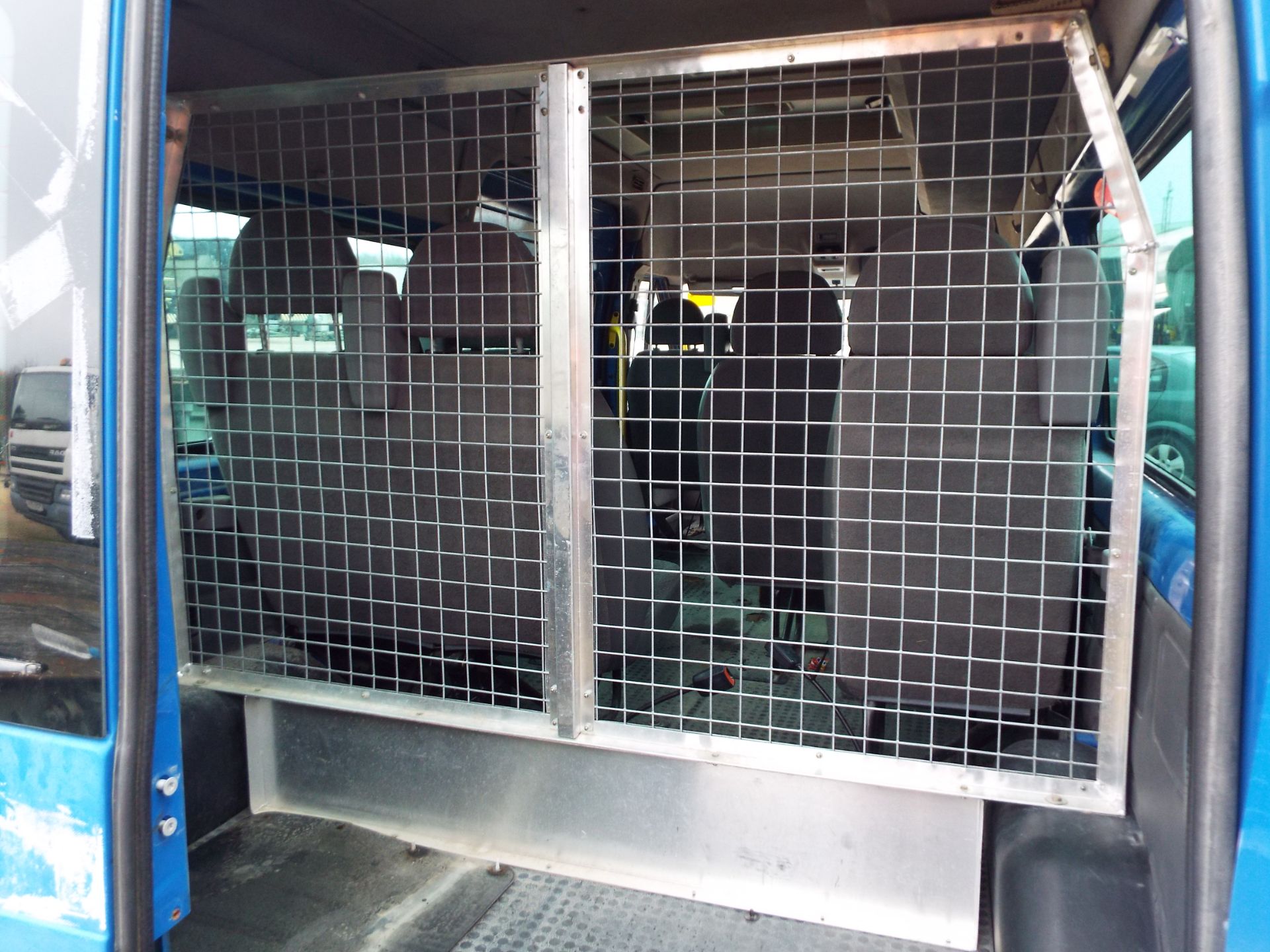 Ford Transit 9 Seat Minibus - Image 14 of 17