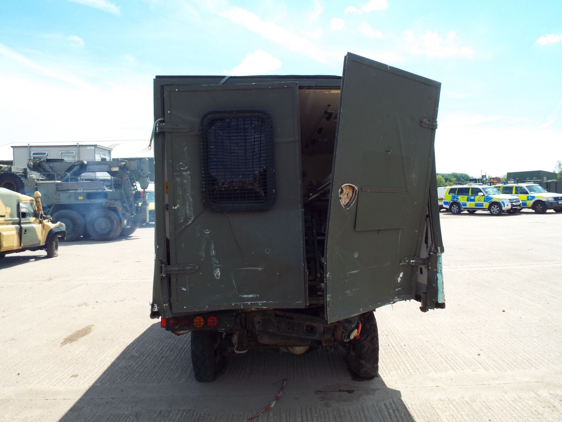 Military Specification Land Rover Wolf 130 Ambulance - Bild 6 aus 20