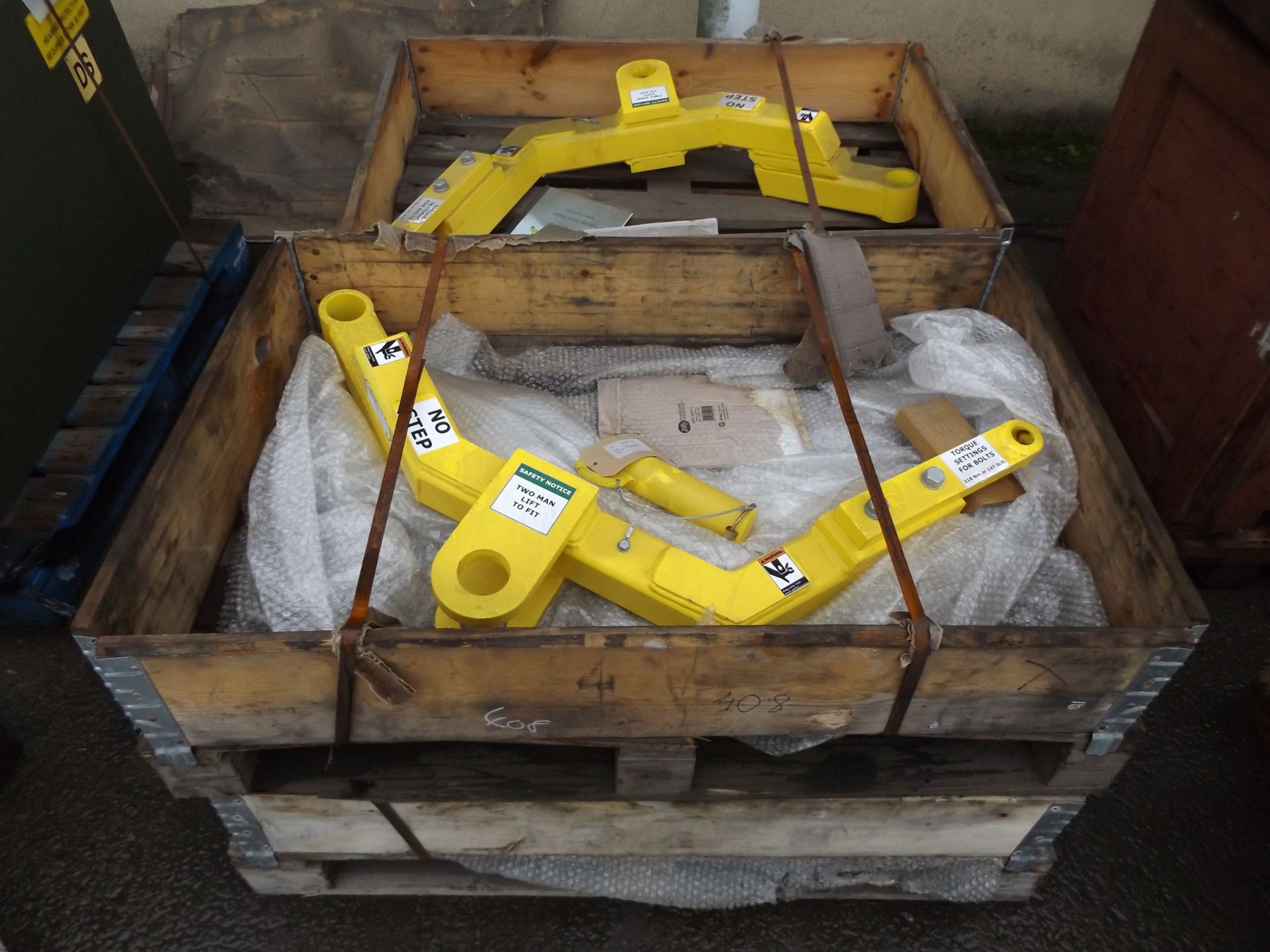 4 x Moffett M2275 Tow Hitch