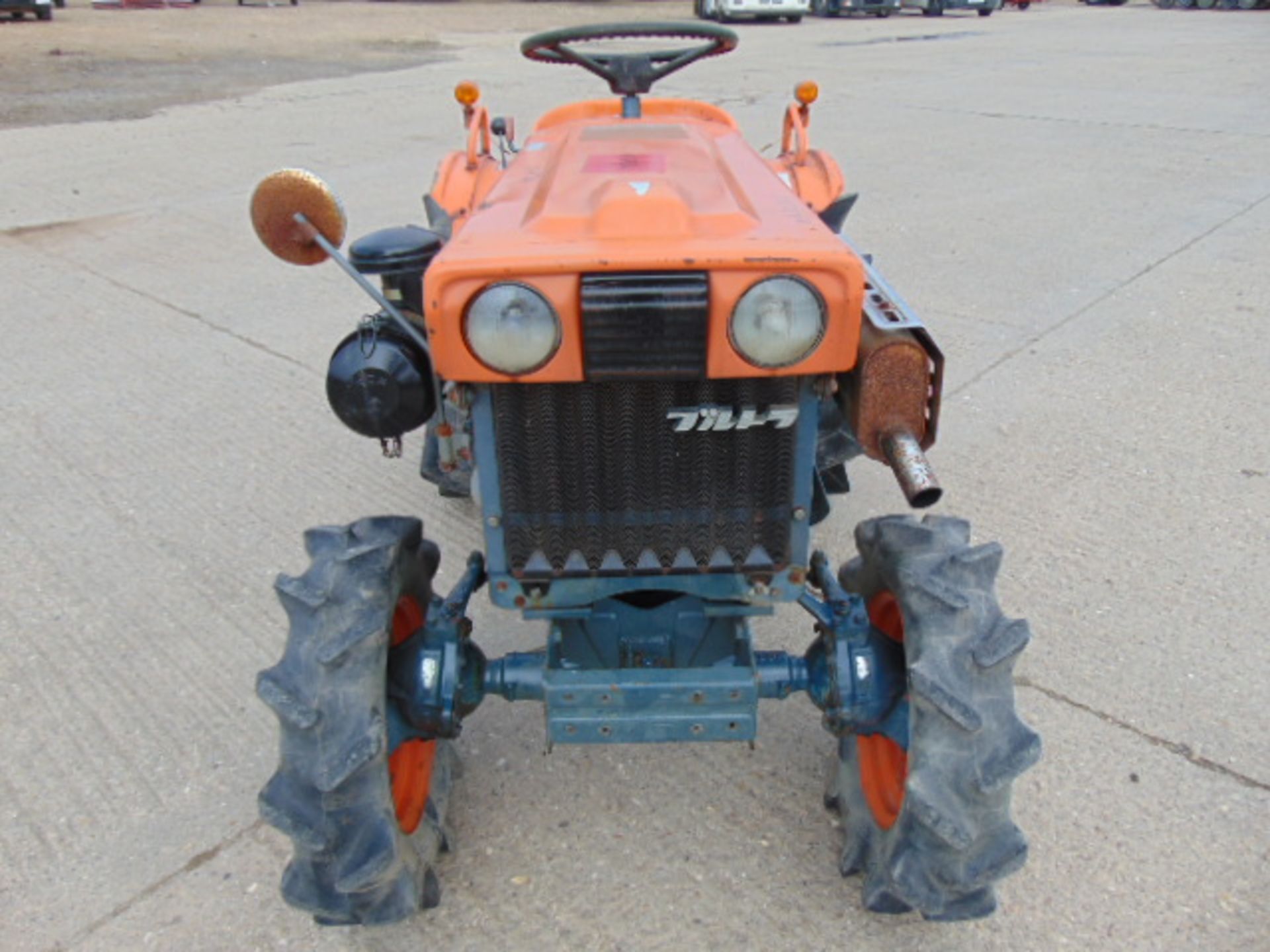 Kubota B7000 4WD Compact Tractor - Bild 2 aus 16