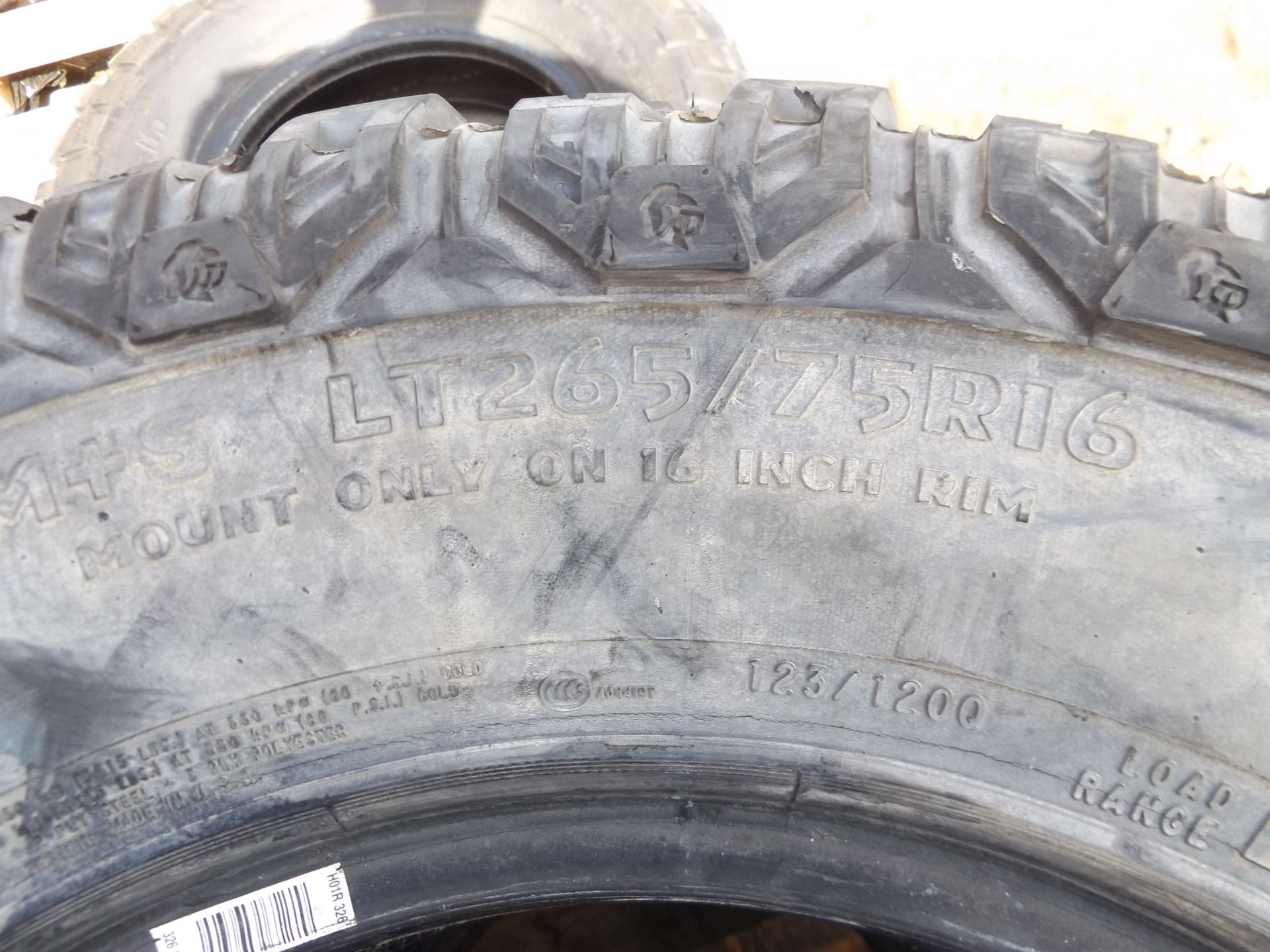 3 x Coopers Discoverer STT LT265/75 R16 Tyres - Image 4 of 6