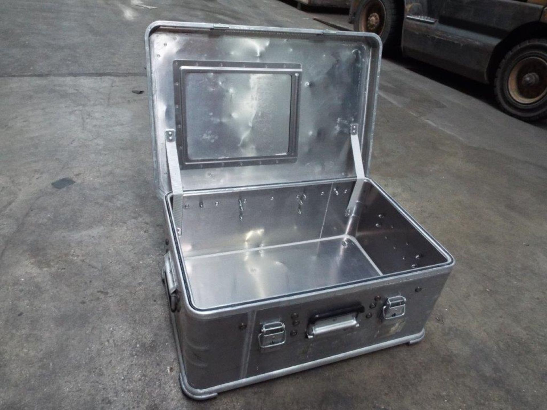 Heavy Duty Zarges Style Aluminium Case - Image 2 of 7