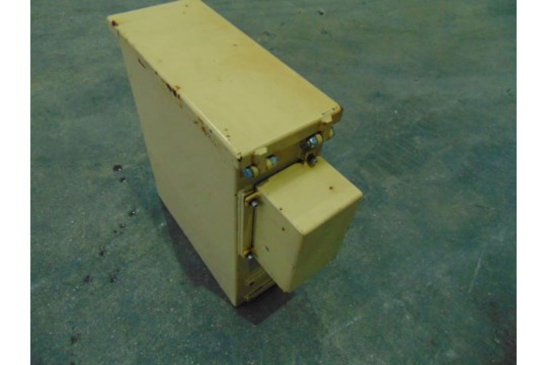Vehicle Mounted Jerry Can Stowage Box - Image 3 of 6