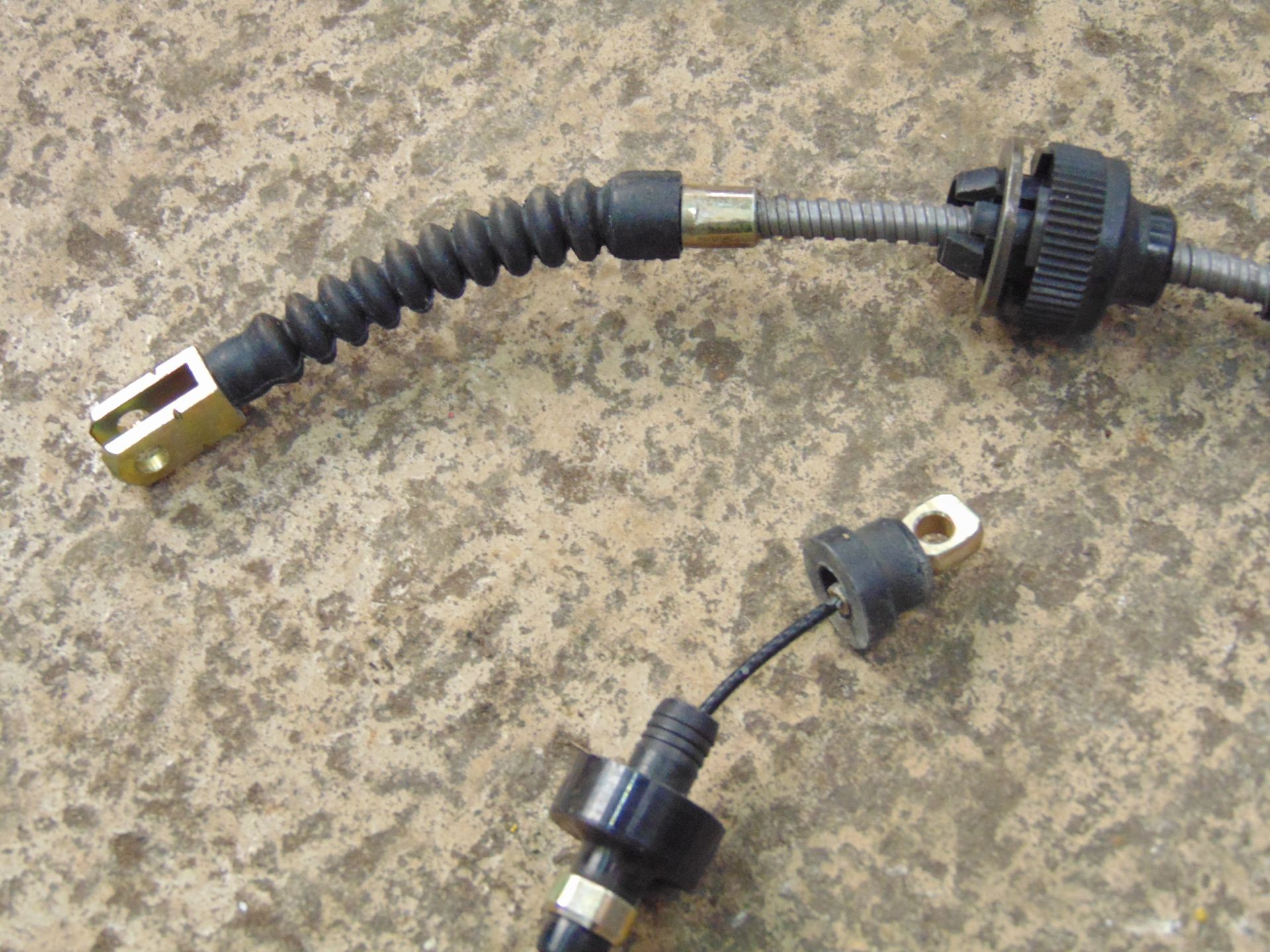 14 x Land Rover Defender Throttle Cables P/No NTC2743 - Image 3 of 5