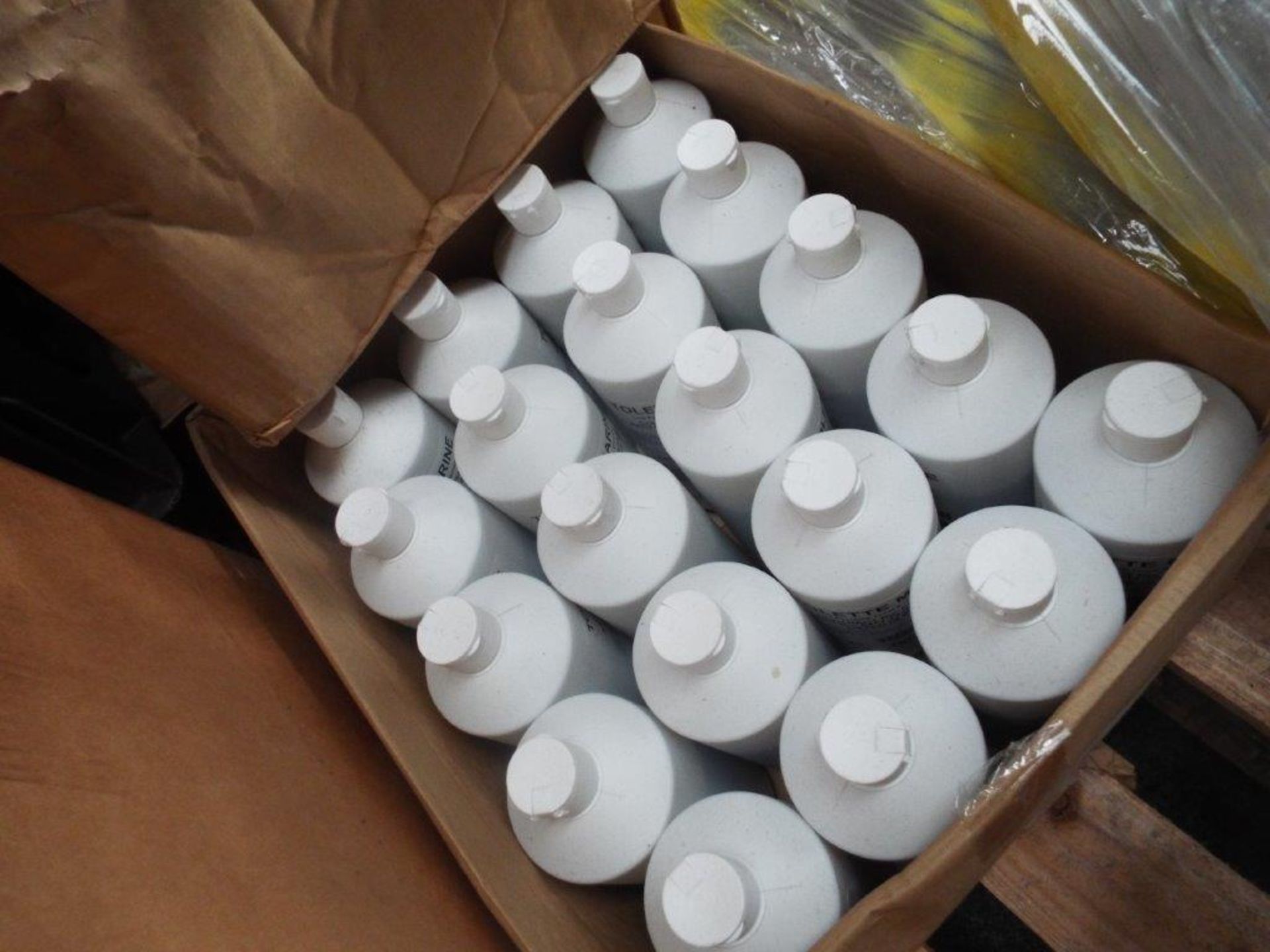 Approx 200 x Unissued 825g Bottles of Tolette Marine Low Foaming Toilet and Urinal Cleaner - Image 3 of 4