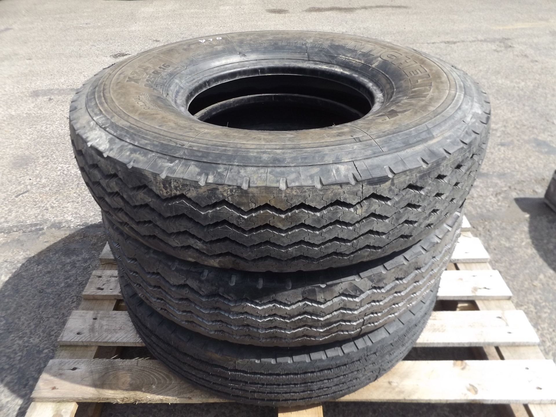 3 x Michelin XZA 8.25 R16 Tyres