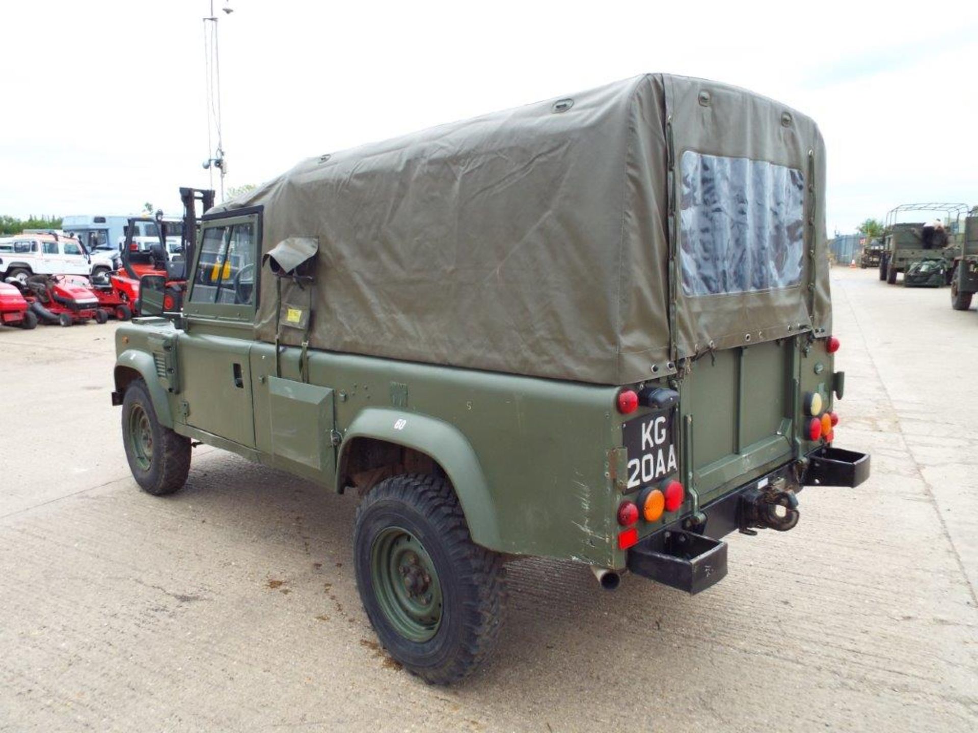 Military Specification LHD Land Rover Wolf 110 Soft Top - Bild 5 aus 26