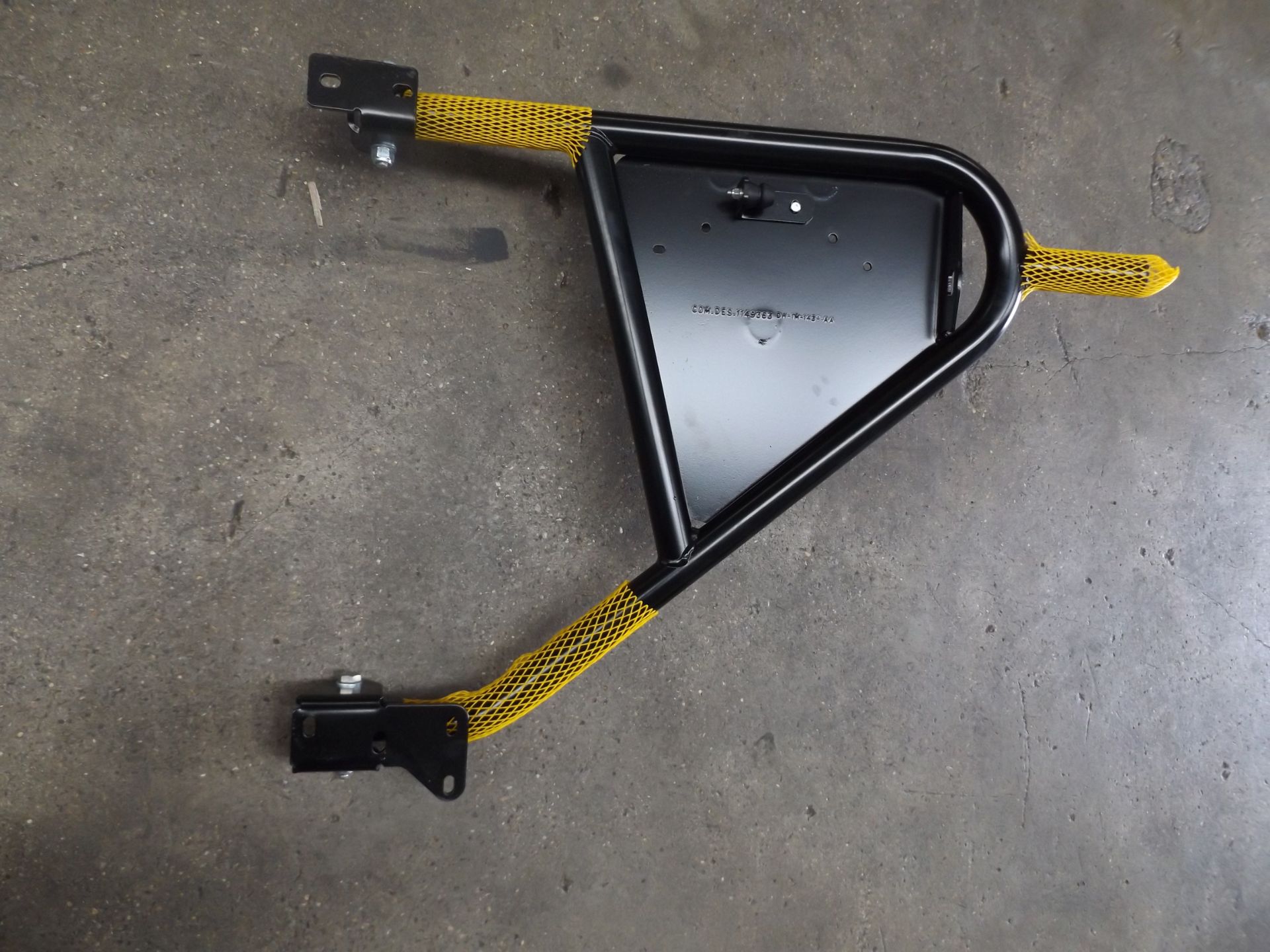 Land Rover Swing Out Spare Wheel Carrier Kit VPLDR0129 - Image 3 of 10