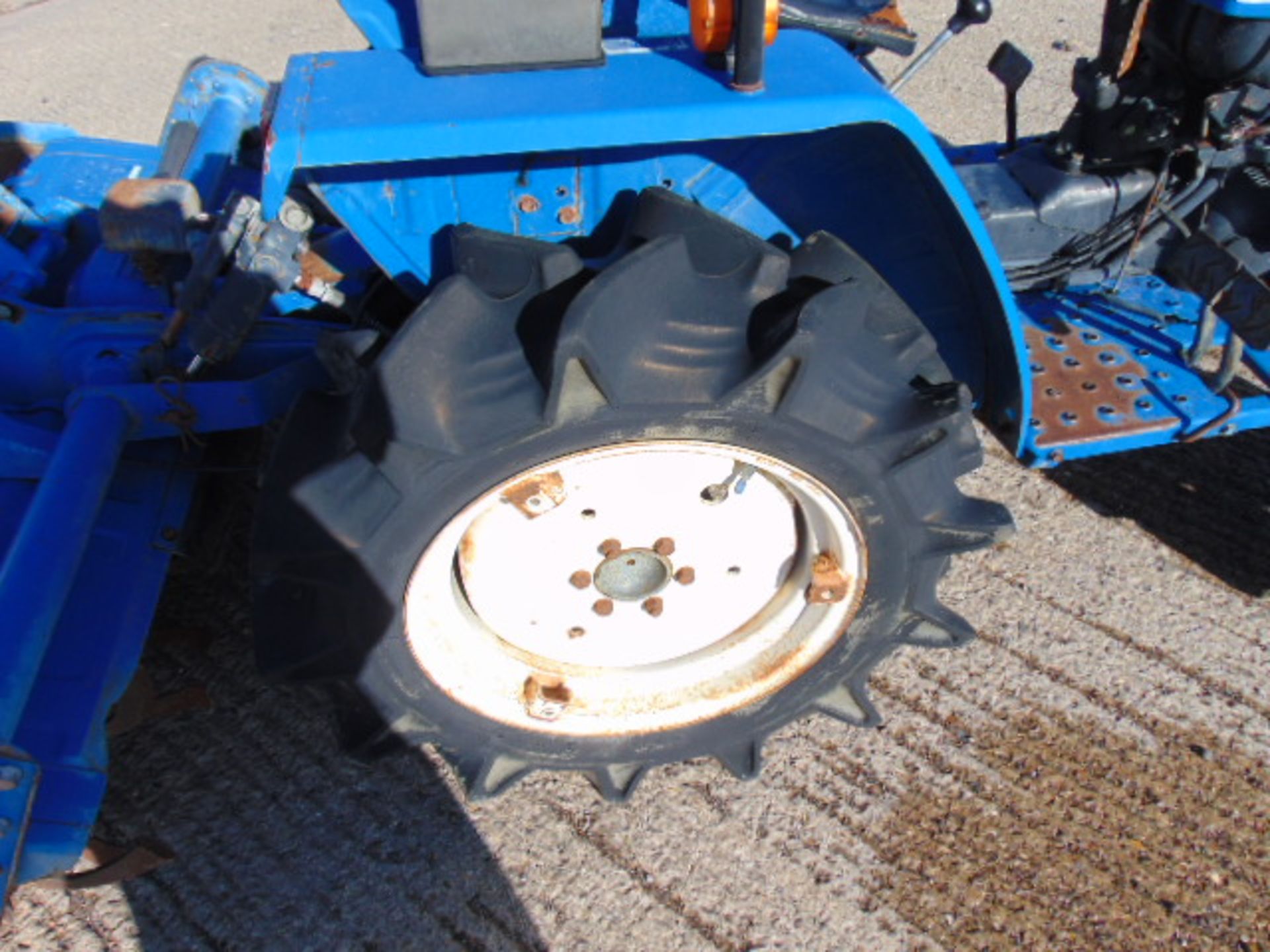 Iseki TU1600 Compact Tractor c/w Iseki SAR 1300 Rotovator 987 hours ONLY - Image 11 of 17