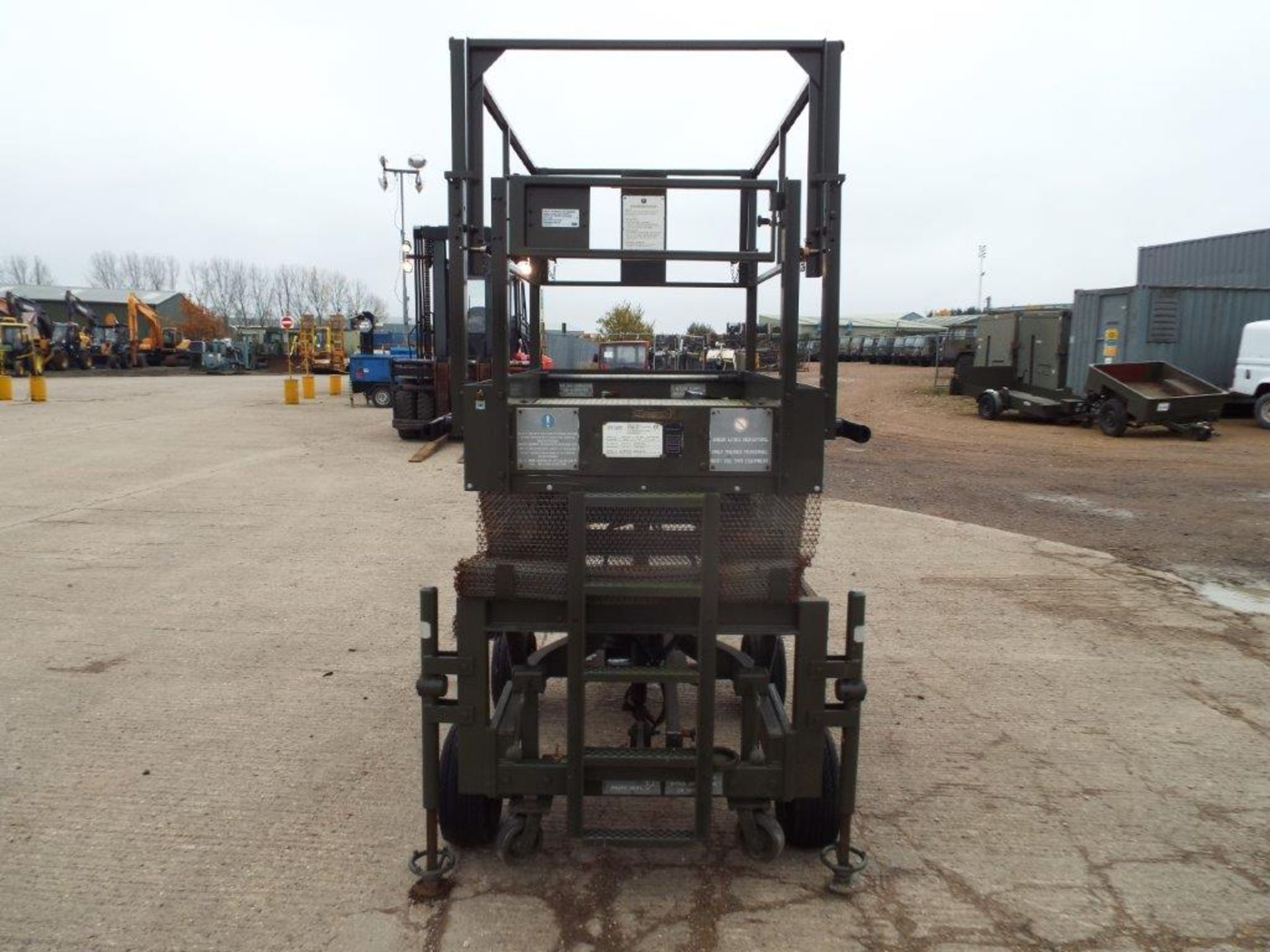 UK Lift 4m Mobile Hydraulic Work Platform - Image 4 of 16