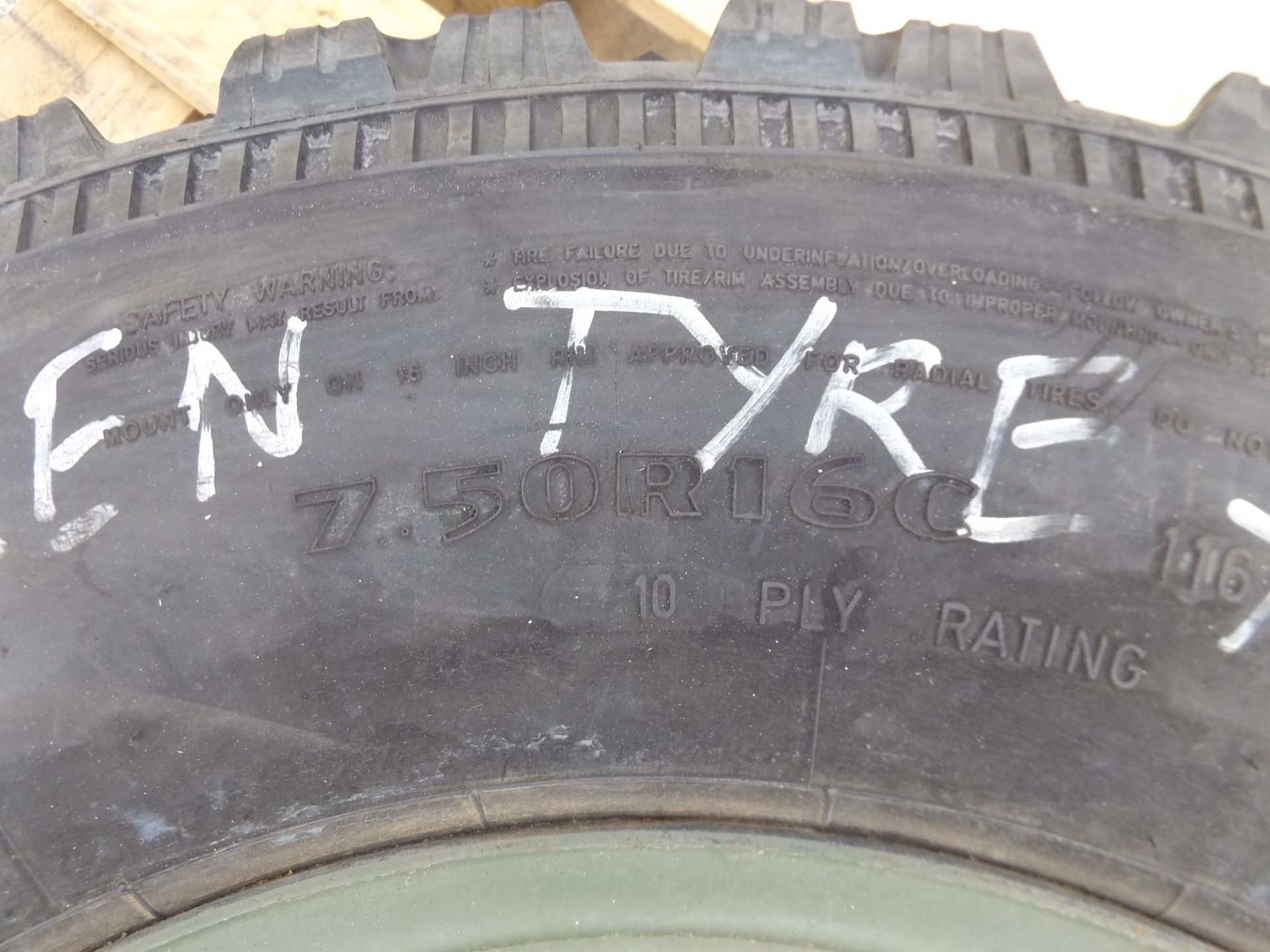 1 x Goodyear G90 7.50R 16C Tyre complete with Run Flat insert and Wolf Rim - Image 4 of 5