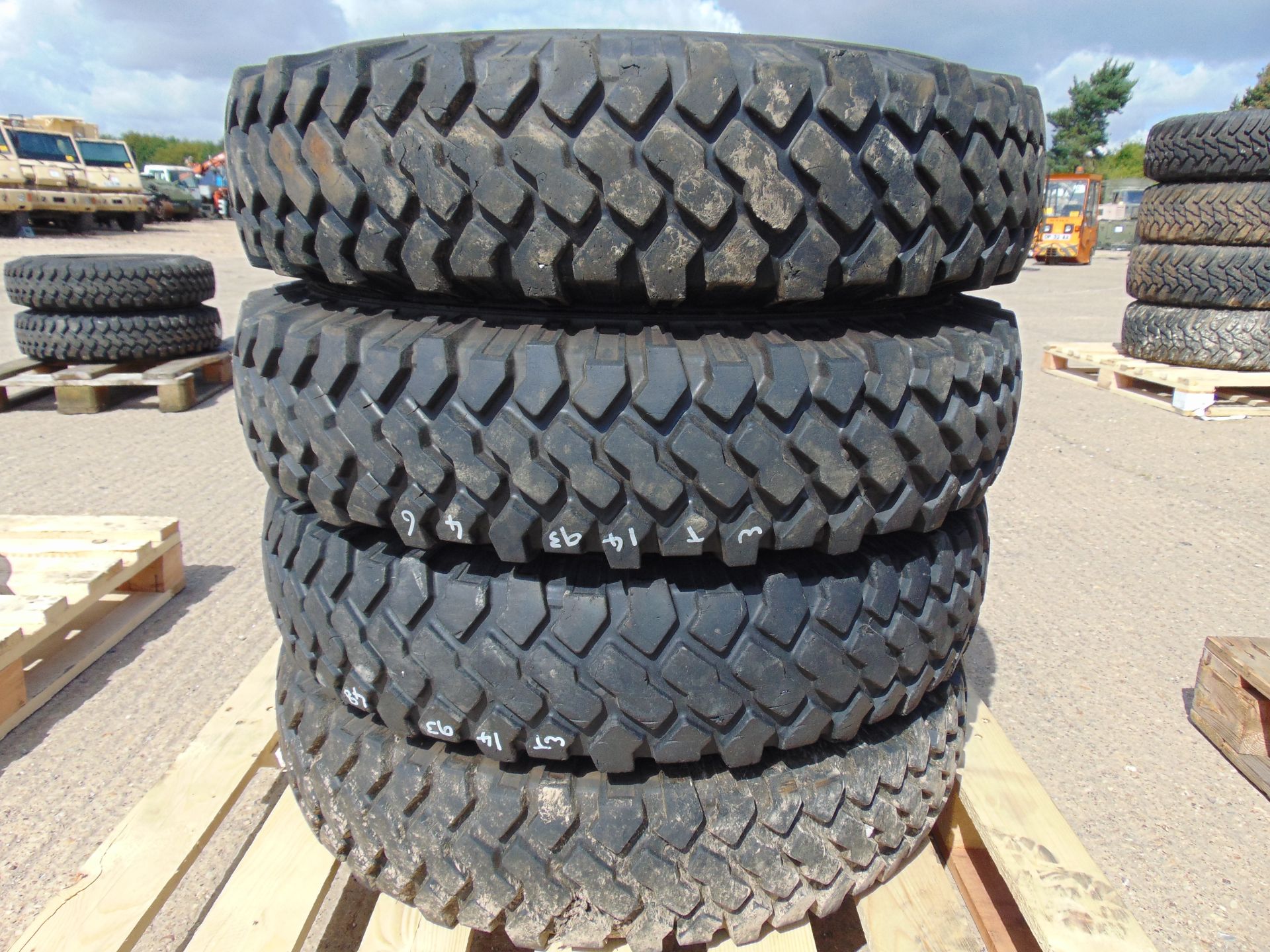 4 x Michelin 7.50 R16 XZL Tyres - Bild 2 aus 5