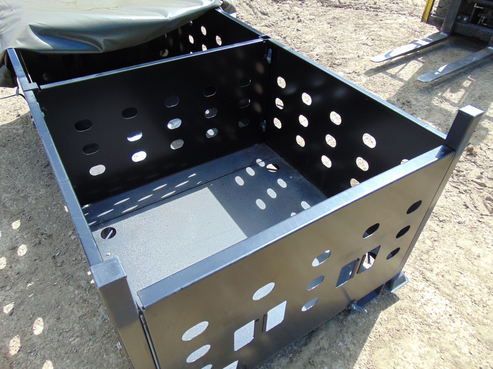 Unissued Heavy Duty Stackable Equipment Container - Bild 4 aus 7