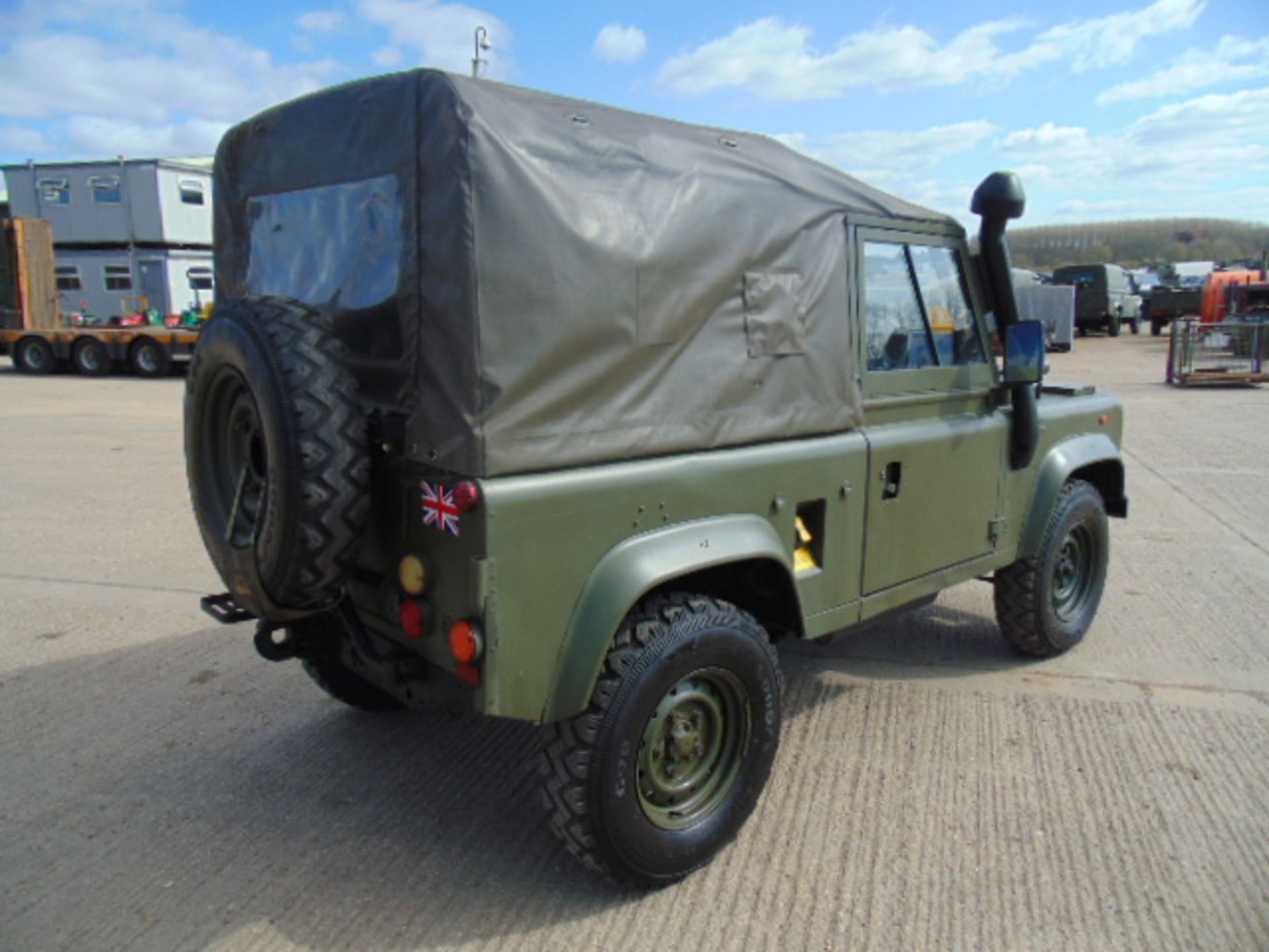 Land Rover Wolf 90 Soft Top - Bild 7 aus 23