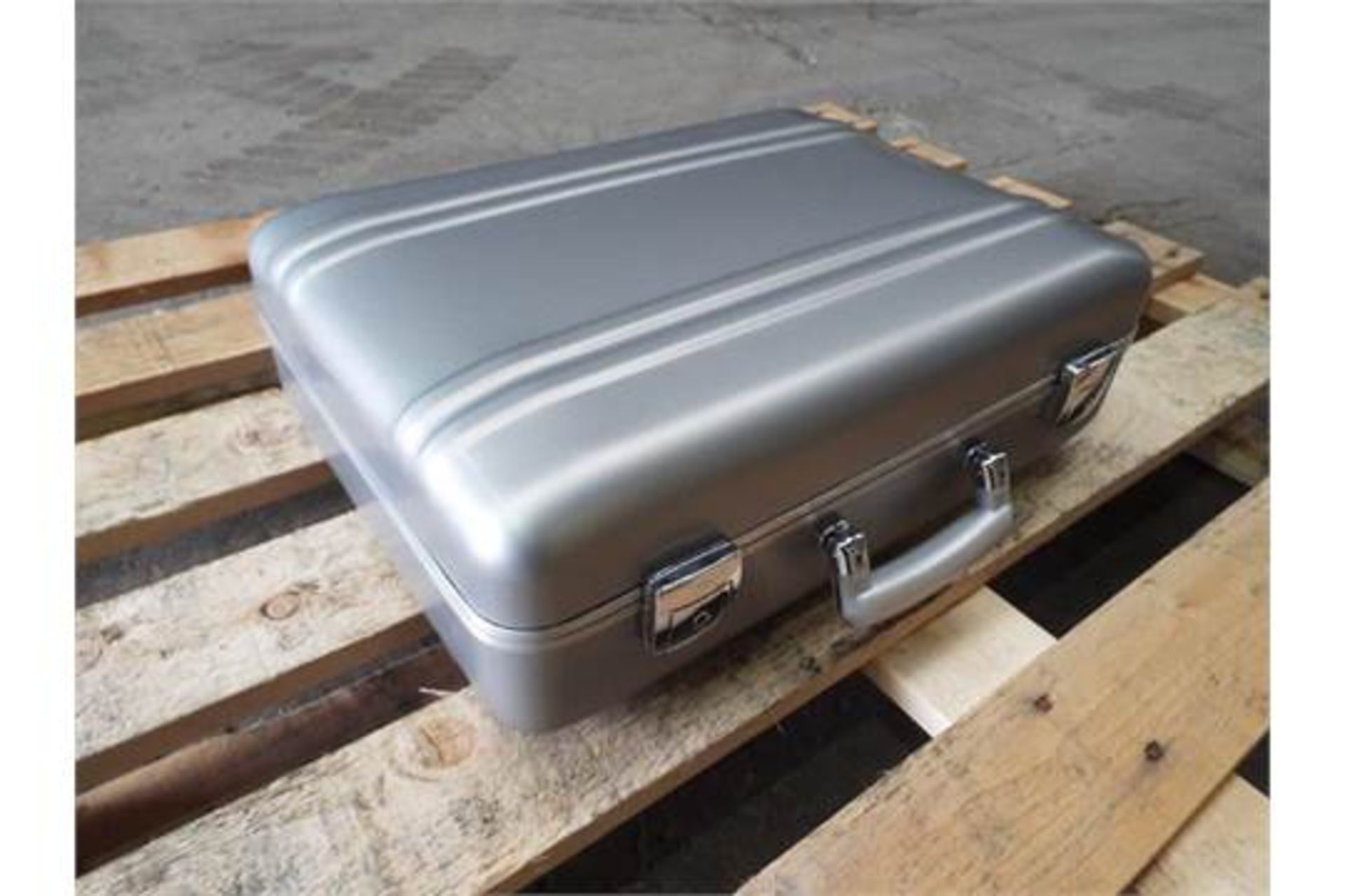 Heavy Duty Aluminium Carry Case - Image 2 of 5