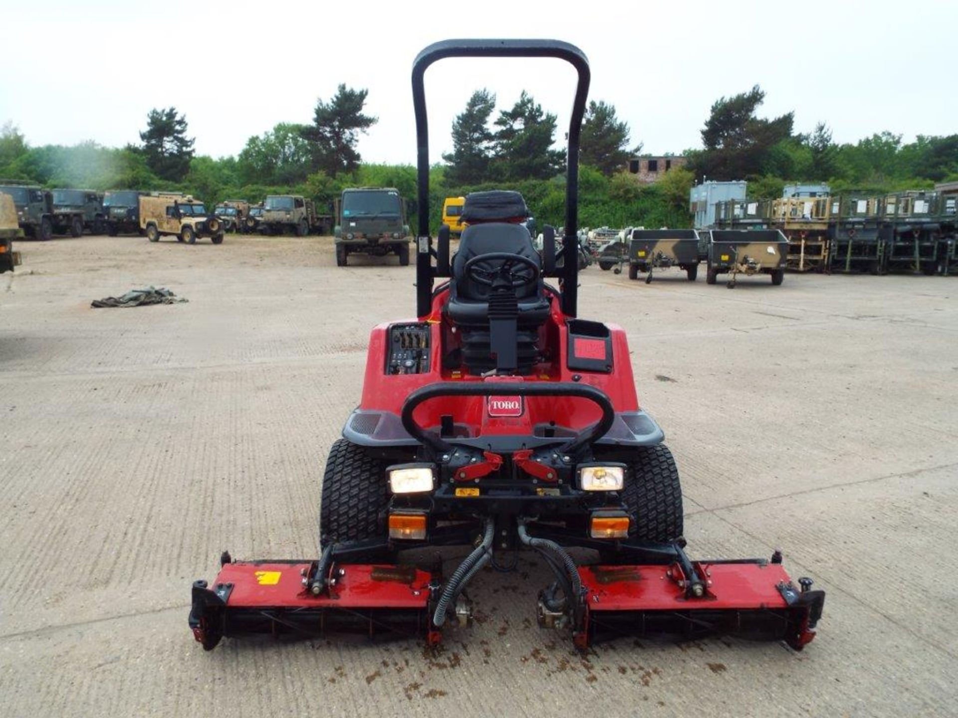 Toro LT340 4WD Triple Gang Ride on Mower - Bild 2 aus 27