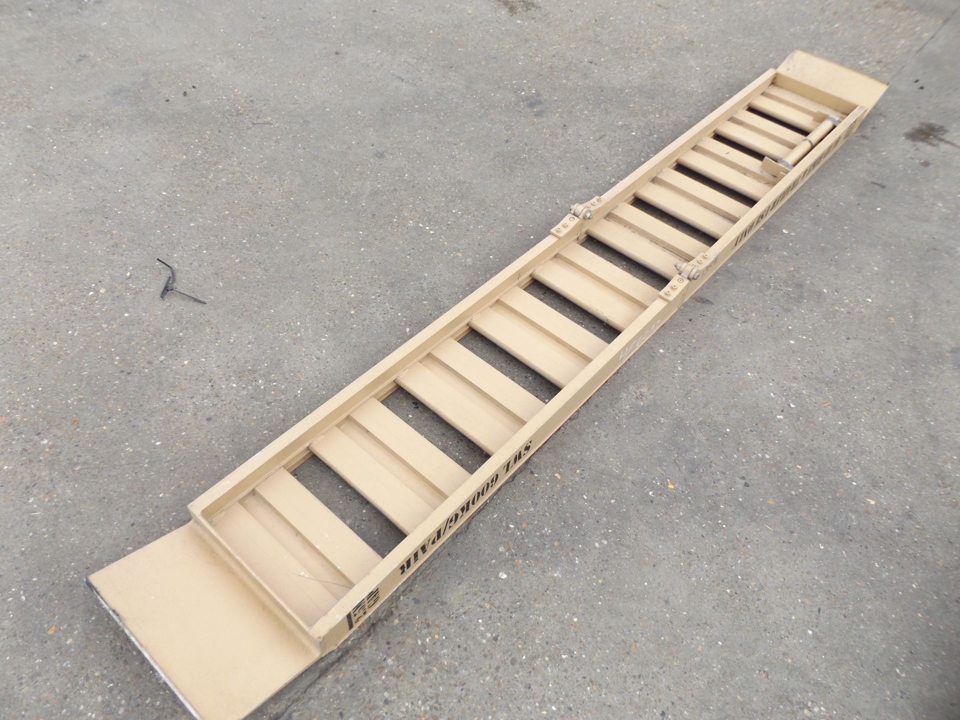 2 x 2.5m Folding Ramps for ATV, Quad etc - Image 3 of 8