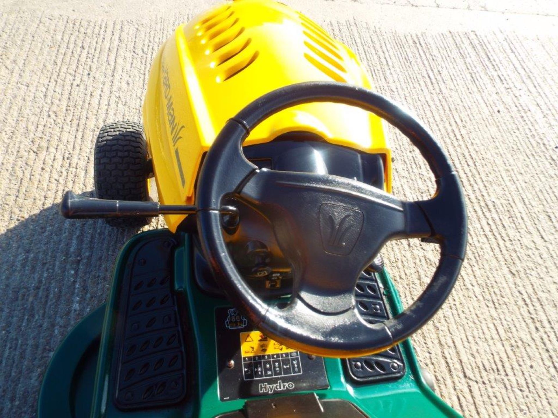 Yardman HN5200 Hydro Ride On Mower - Image 9 of 19