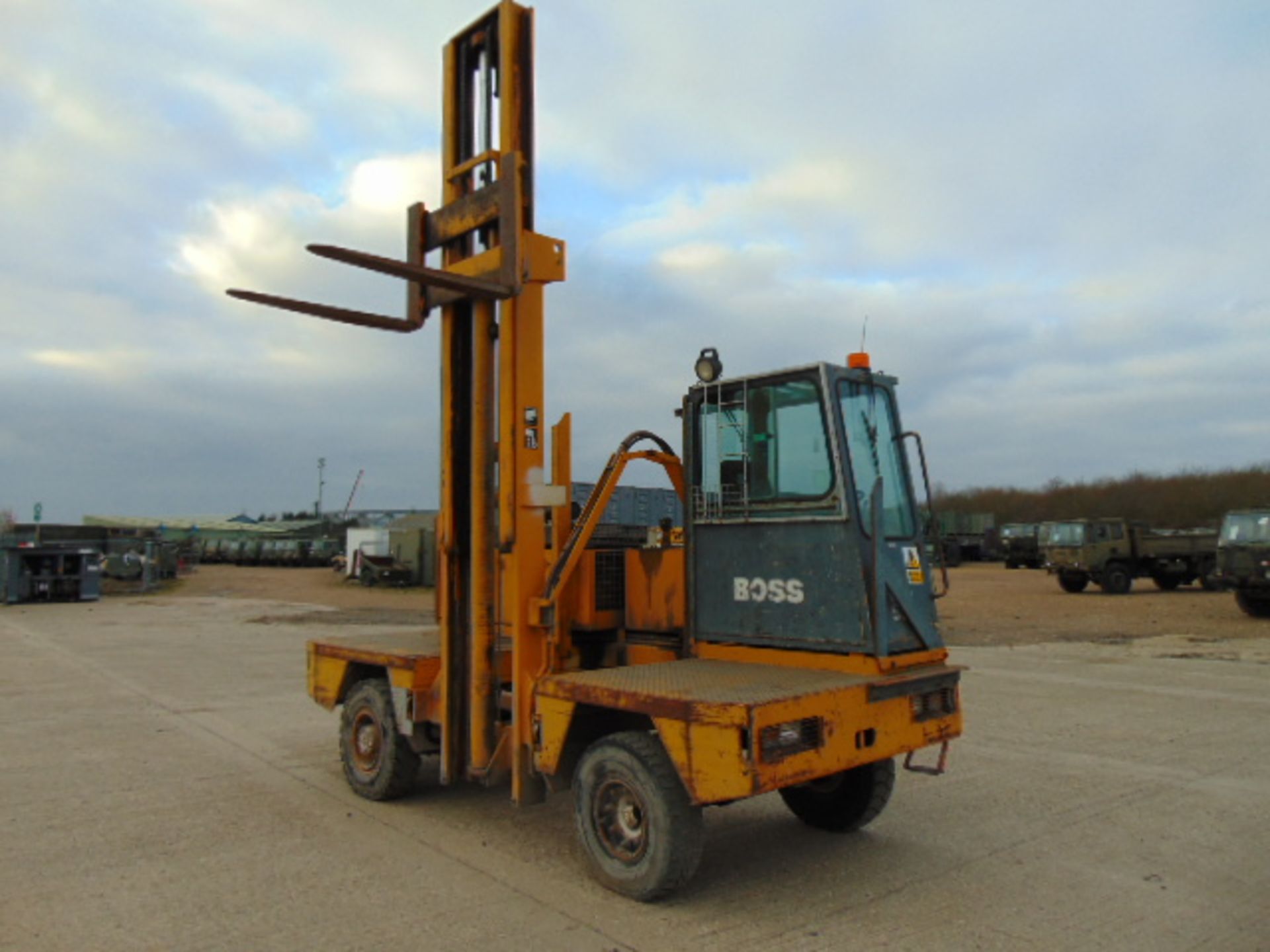 Lancer Boss 556 Sideloader Diesel Forklift - Image 2 of 17