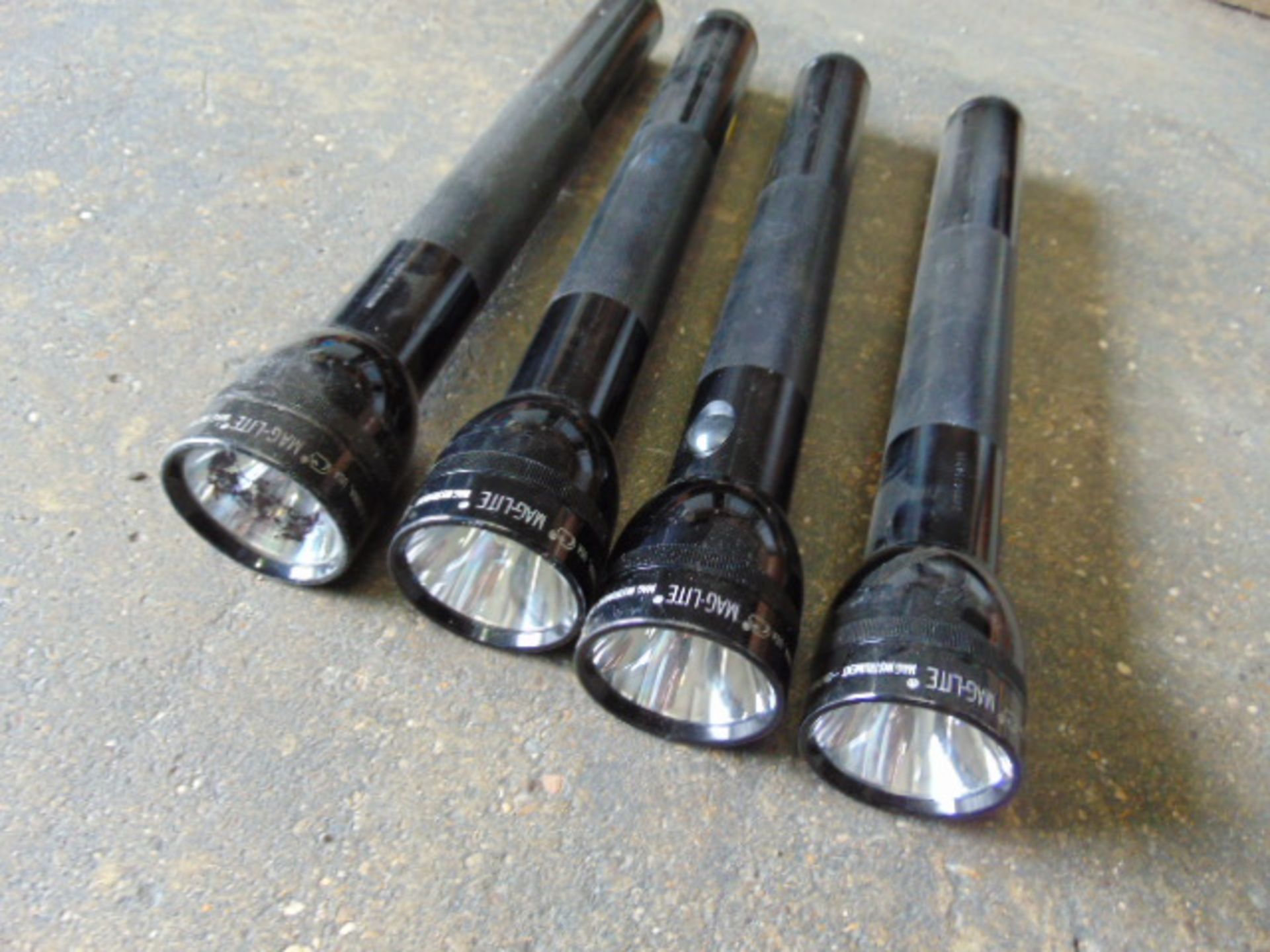 4 x Maglite Police Torches - Image 2 of 4