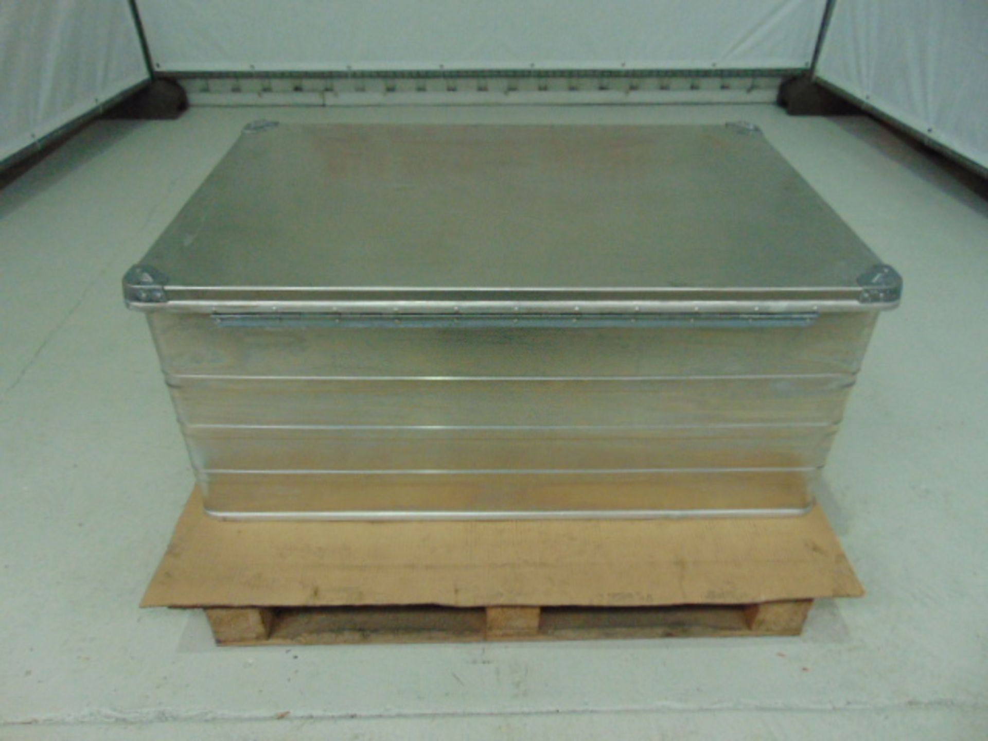 Unissued Heavy Duty Aluminium Stacking Case - Image 6 of 8