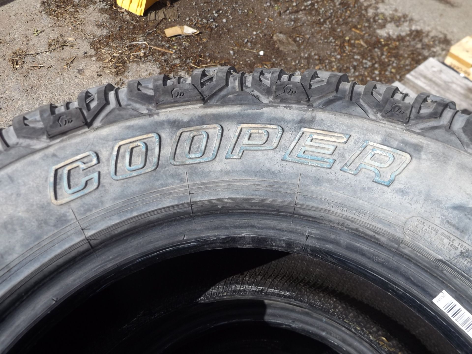 3 x Coopers Discoverer STT LT265/75 R16 Tyres - Image 2 of 6
