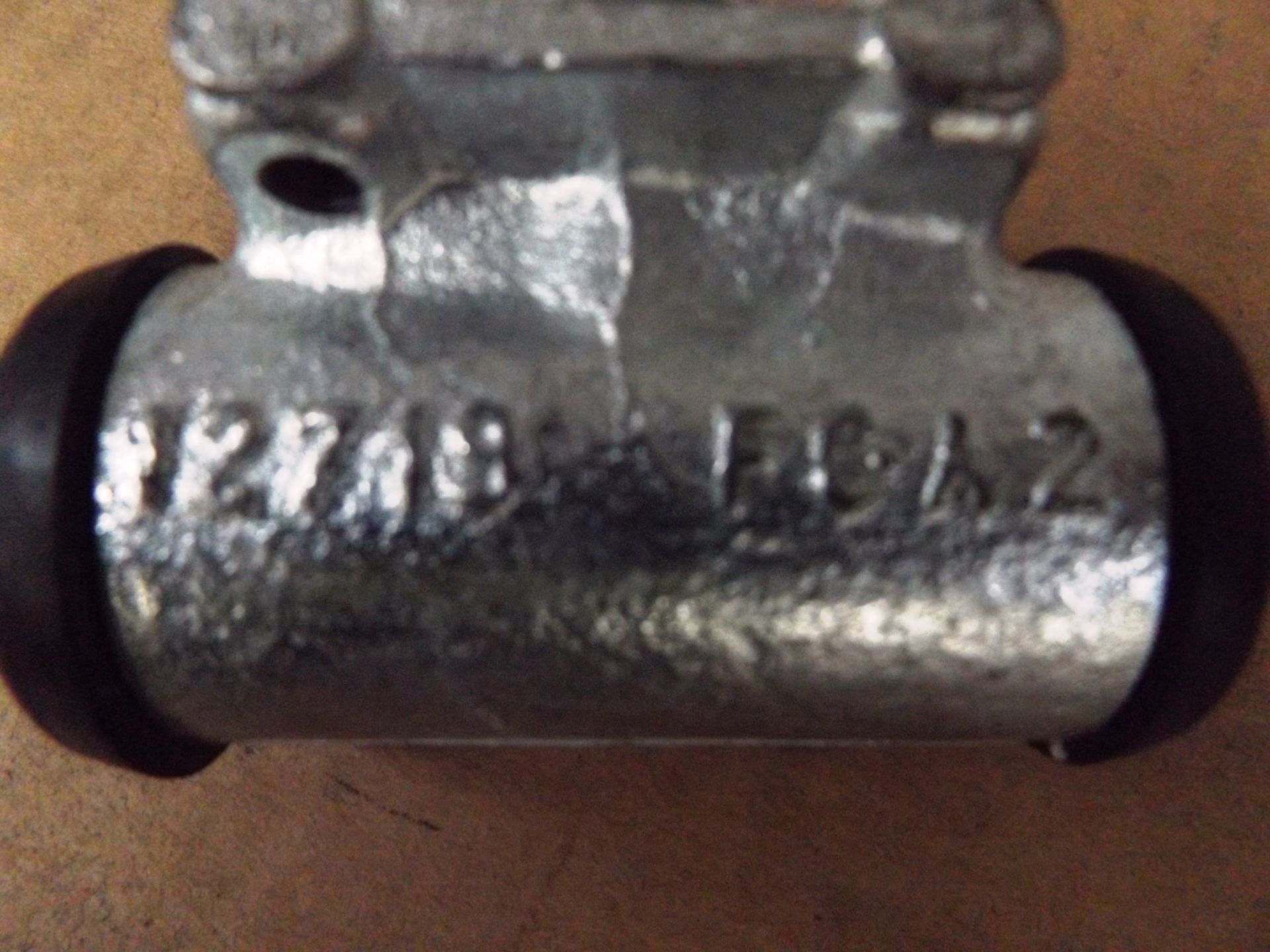 50 x Trailer Brake Cylinders P/No 91119163 - Image 5 of 6