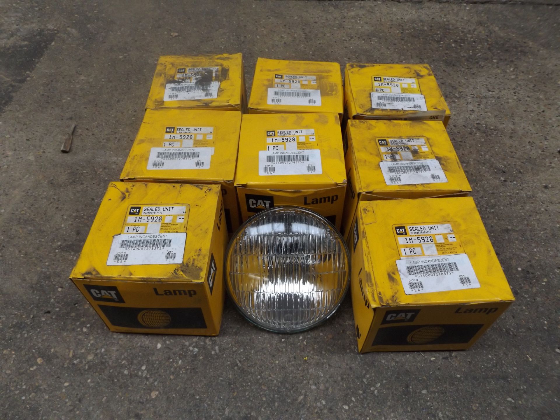 8 x Caterpillar Sealed Lamp Units P/No 1M-5928