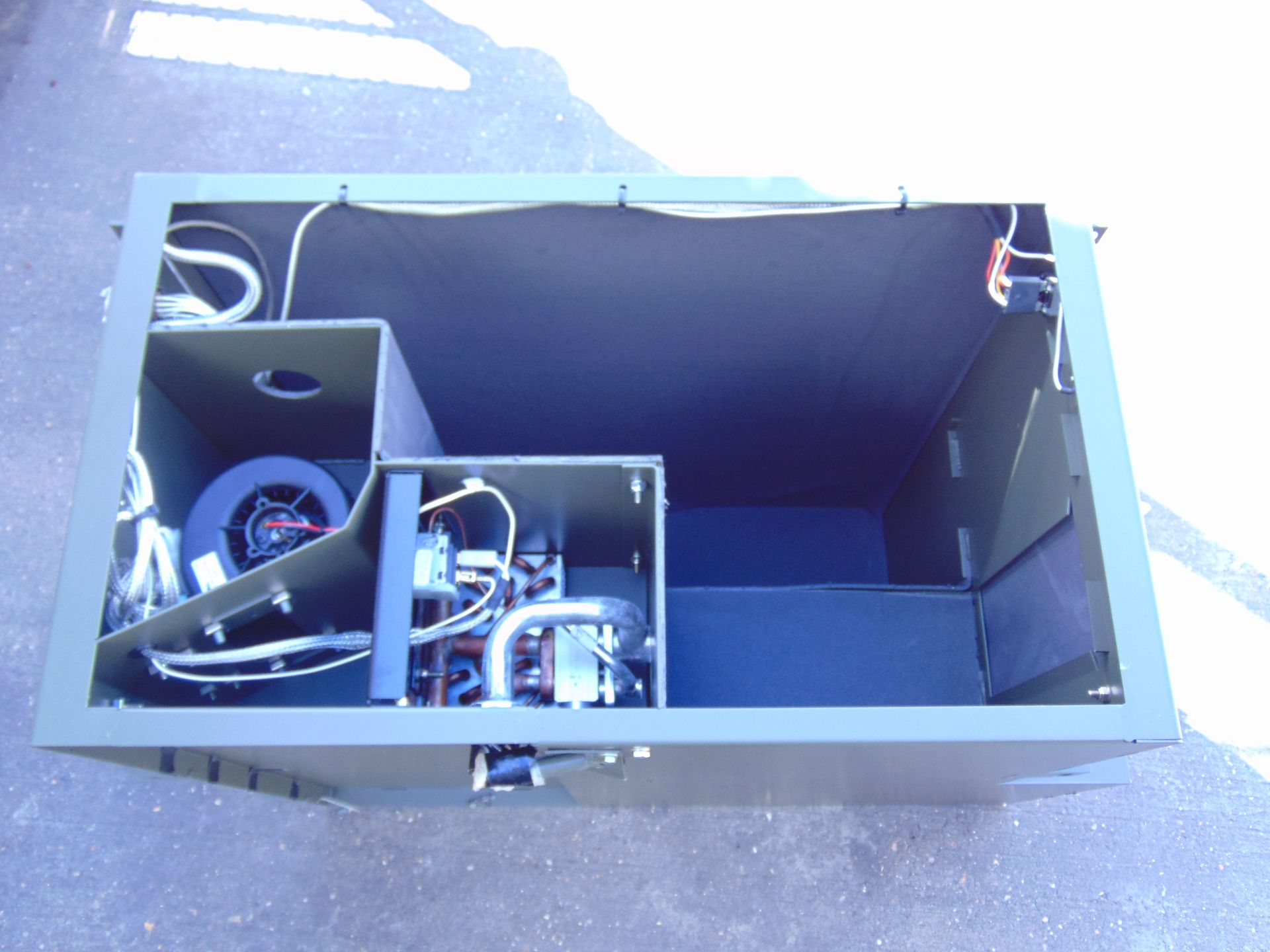 8 x Vehicle Mounted Air/Water Cooling Unit P/no FV2279846 - Image 5 of 12