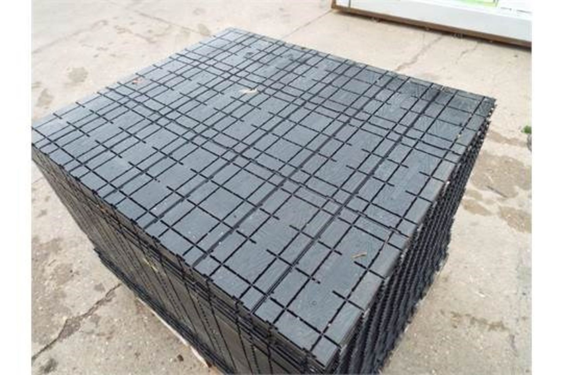 1 x Pallet Rola Trac Interlocking Flooring - Image 2 of 7