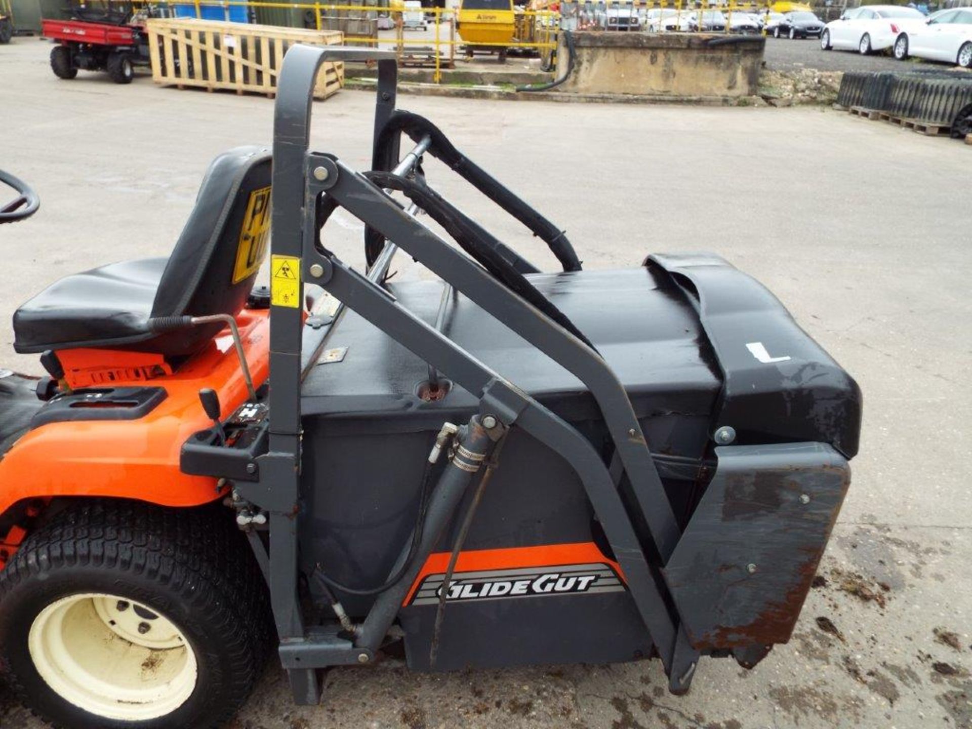 2008 Kubota G21 Ride On Mower with Glide-Cut System and High Dump Grass Collector - Image 18 of 26