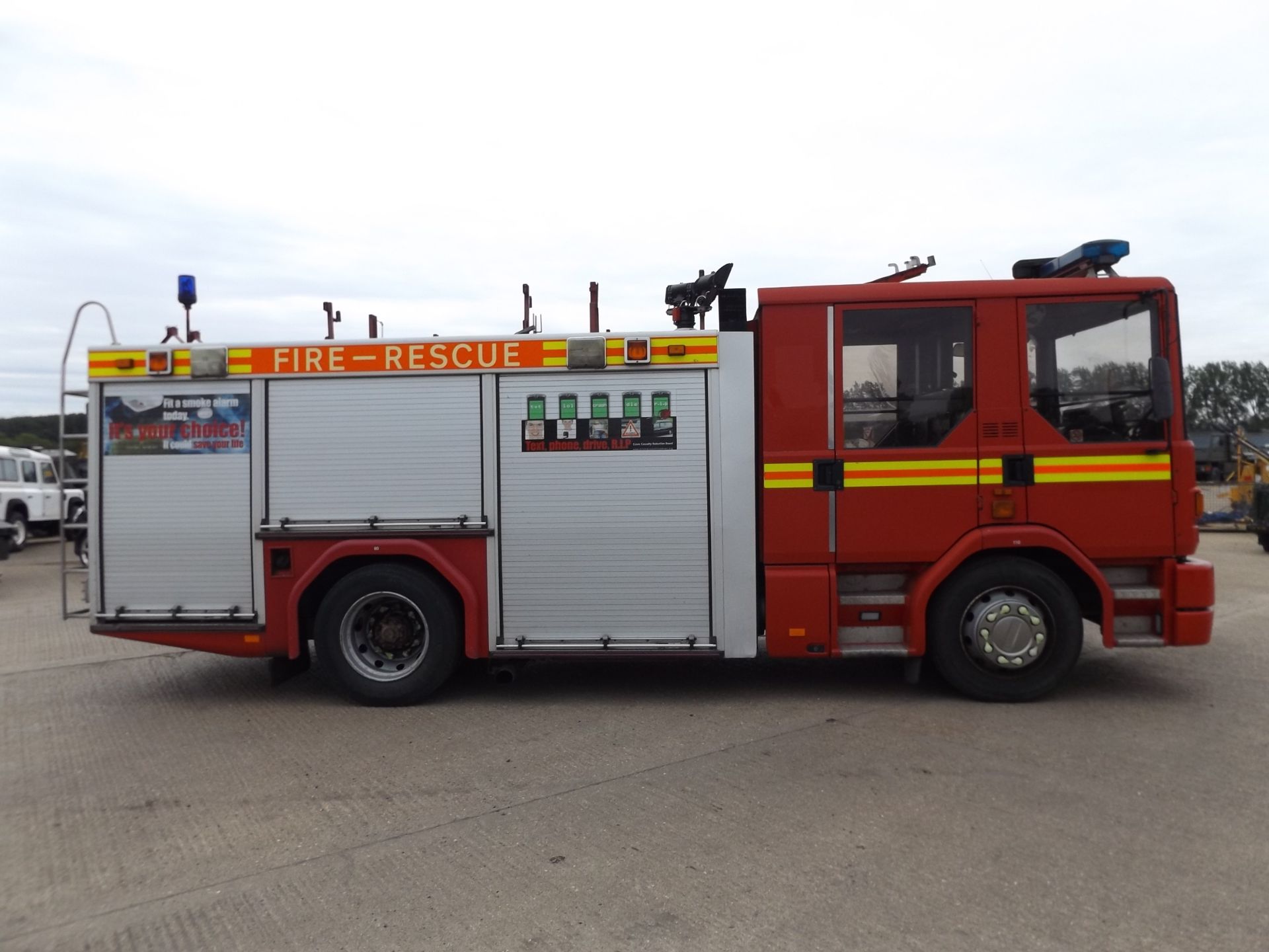 Dennis Sabre Fire Engine - Image 5 of 17