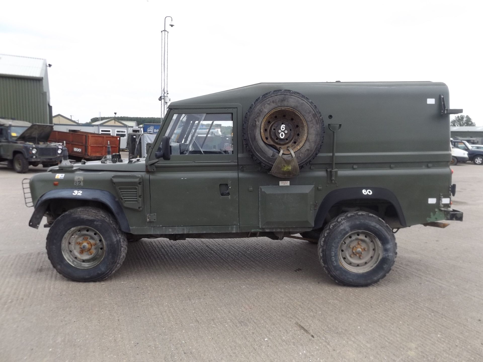 Land Rover Wolf 110 Hard Top damage repairable - Image 4 of 17