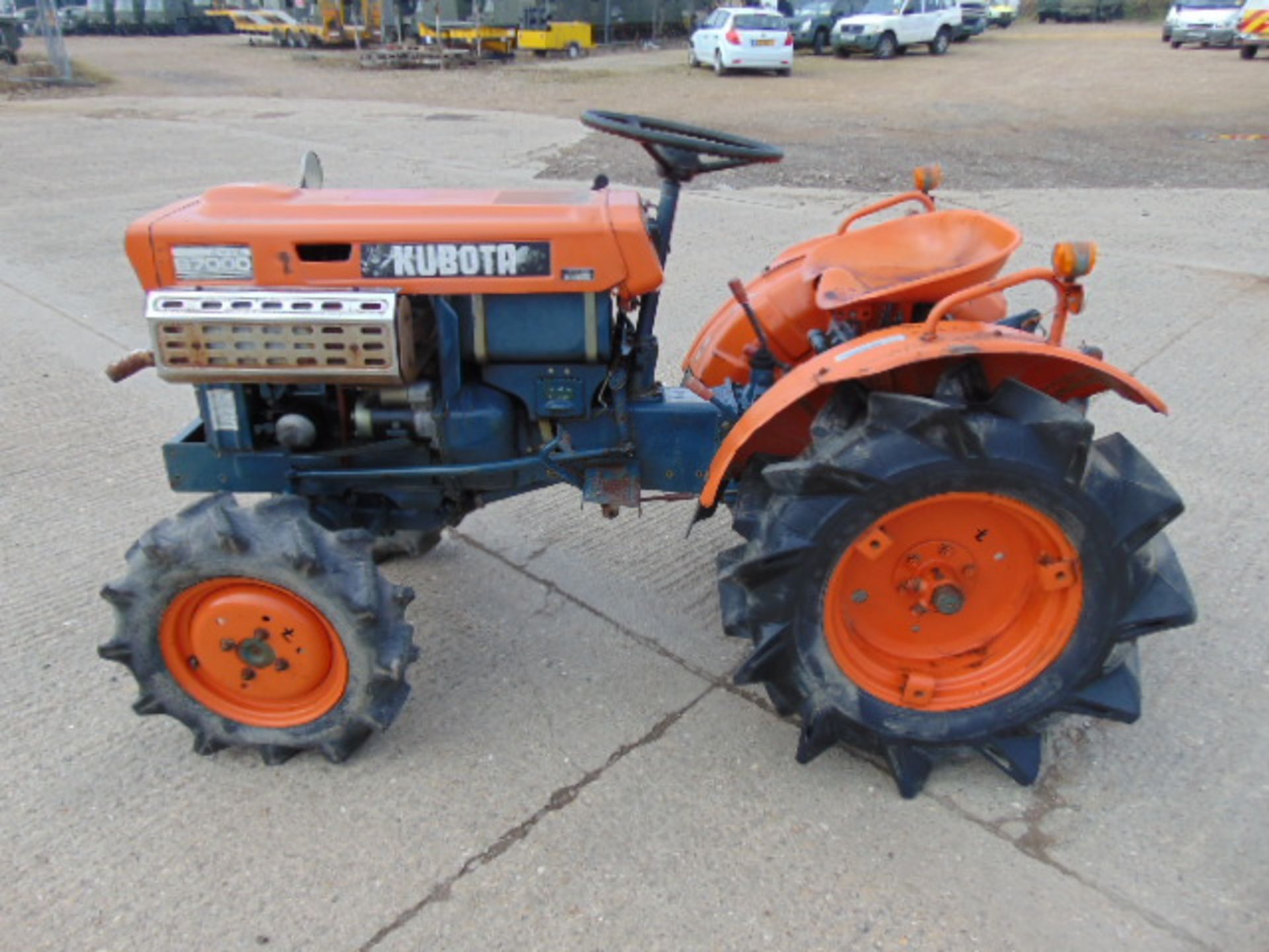 Kubota B7000 4WD Compact Tractor - Bild 5 aus 16