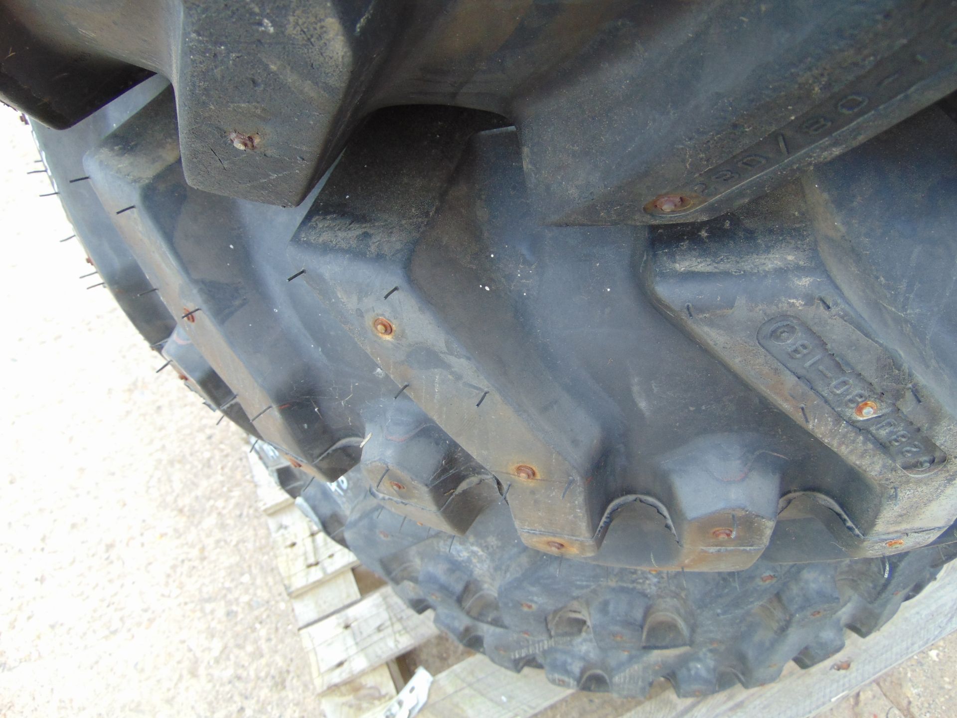 5 x Firestone Super Traction Loader 280/80-18 Industrial Studded Tyres on JCB Rims - Image 8 of 8