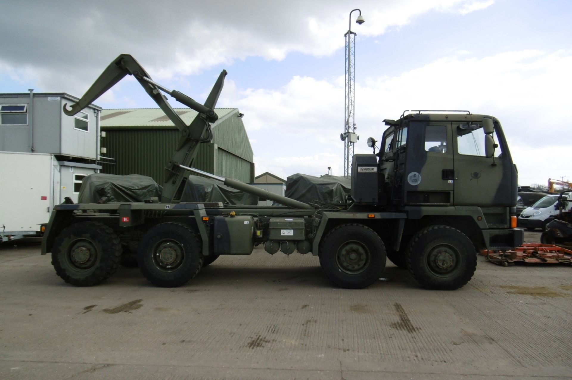 DAF 8x6 DROPS Multilift LHD Hook Loader - Image 6 of 13