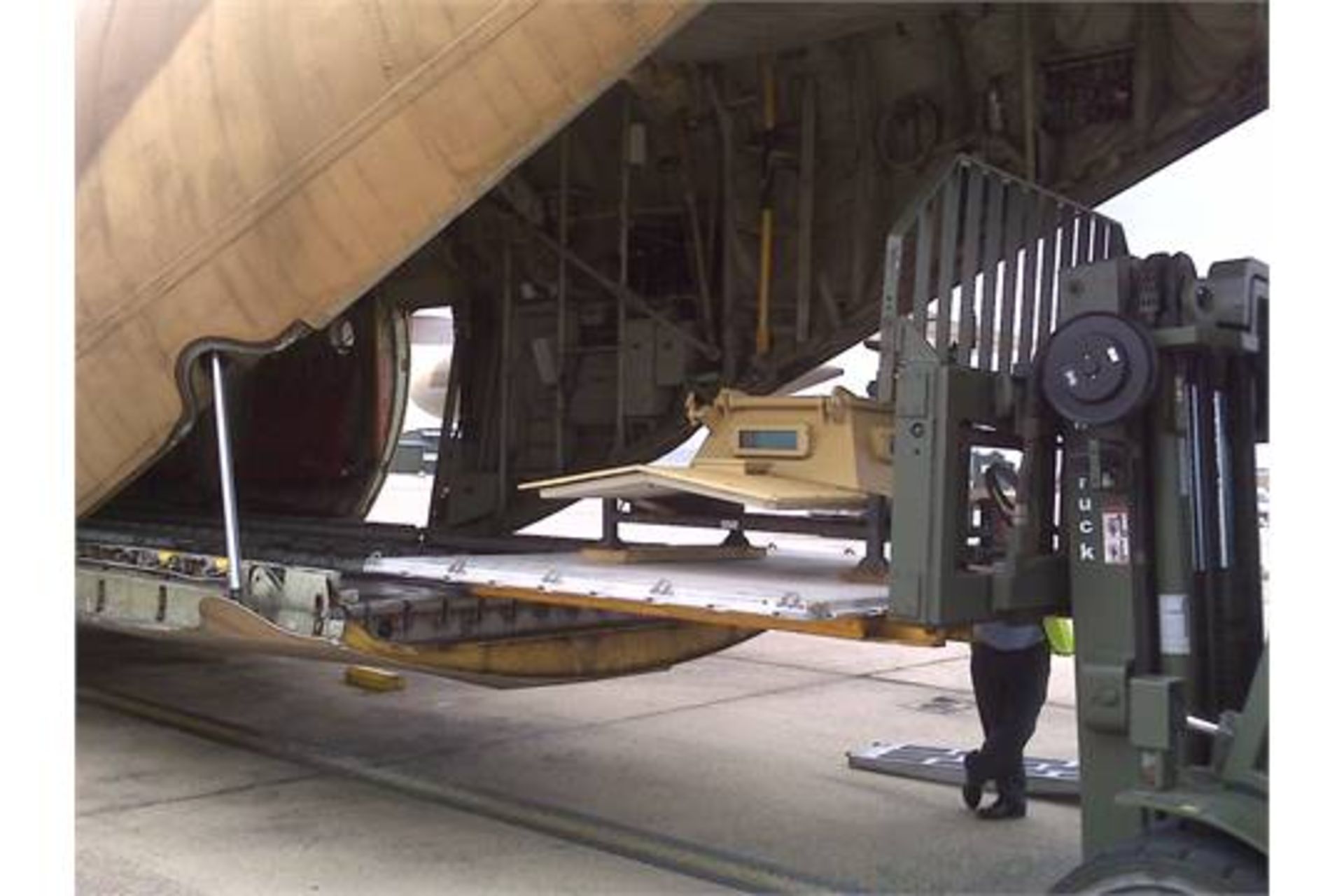 AAR Mobility Systems HCU6/E Aircraft Cargo Loading Pallet - Image 5 of 8