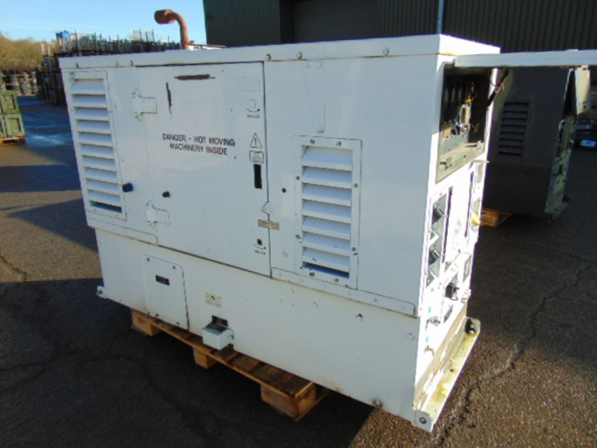 Harrington 28.7 KVA 3 phase Diesel Generator. - Image 8 of 10