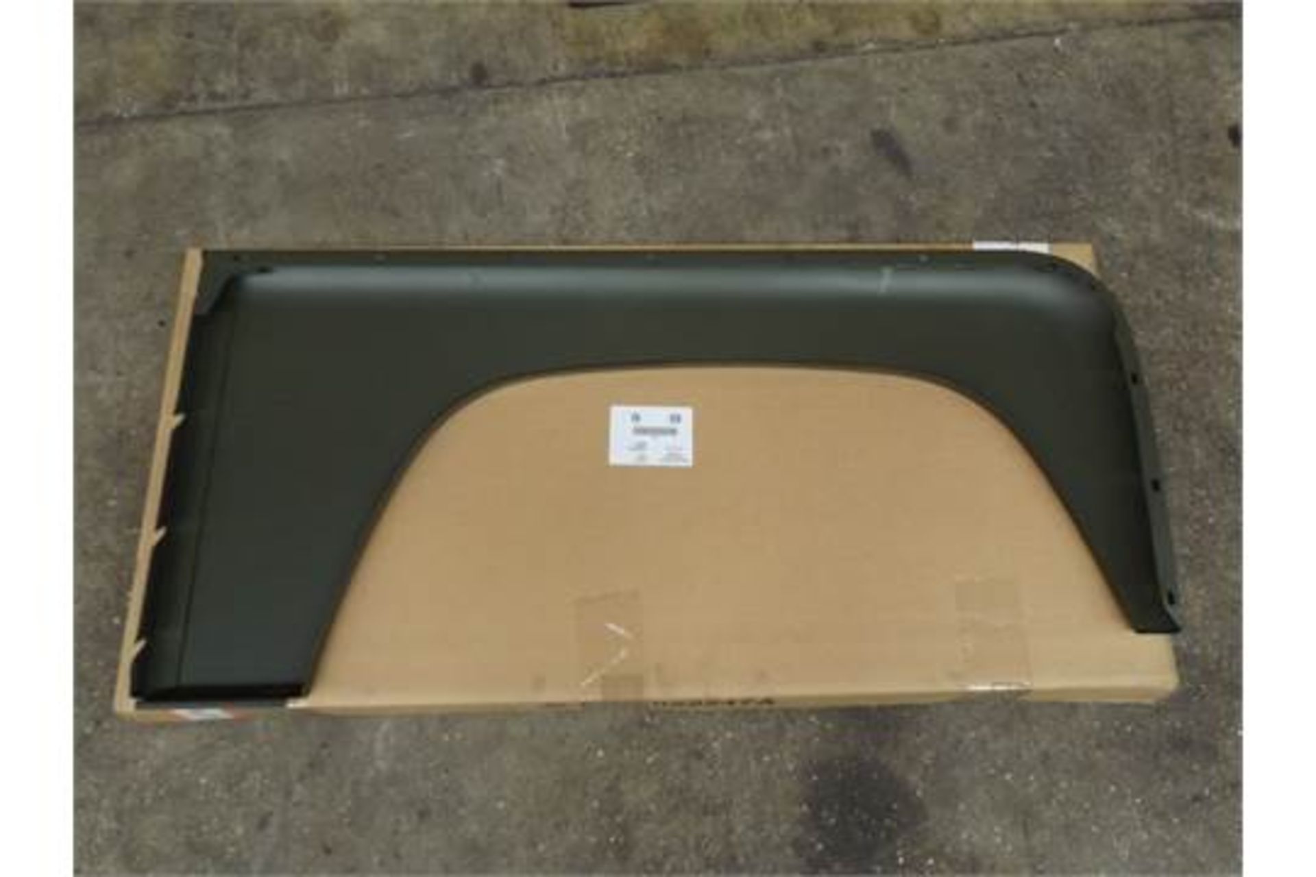 1 x Land Rover Defender LH Outer Wing Panel RTC6350 - Image 2 of 4